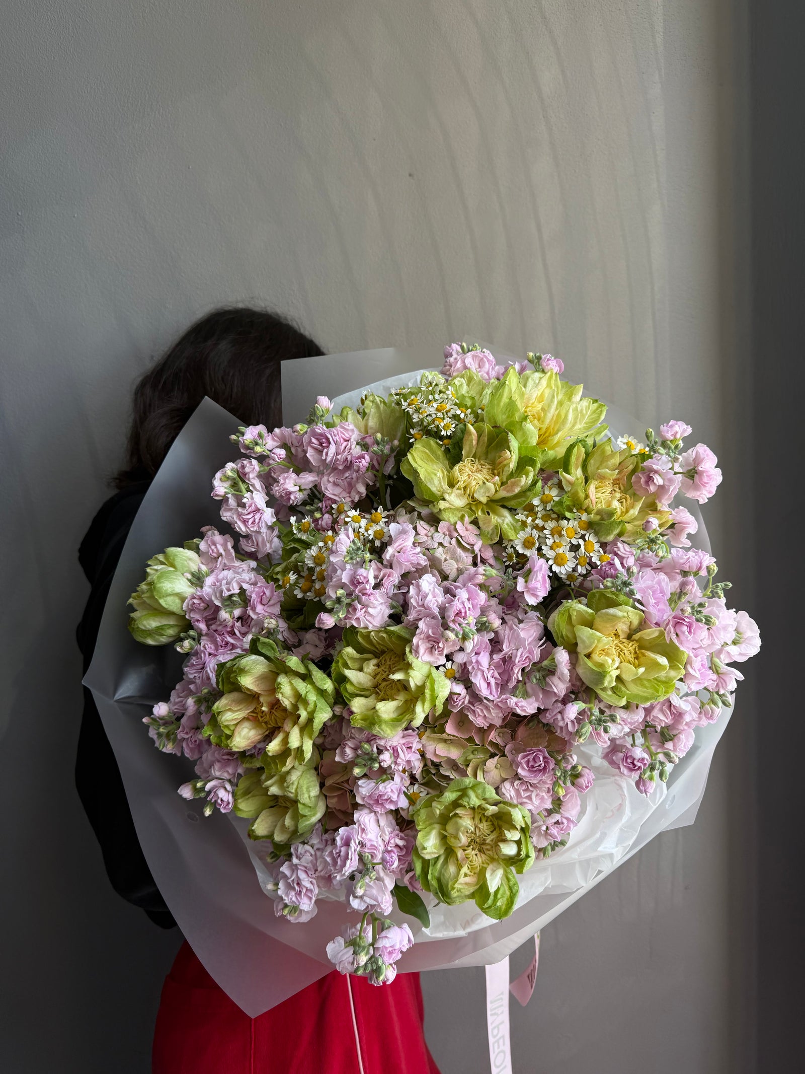 Bouquet “BLOOMTINI” - roses, hydrangeas, chamomiles