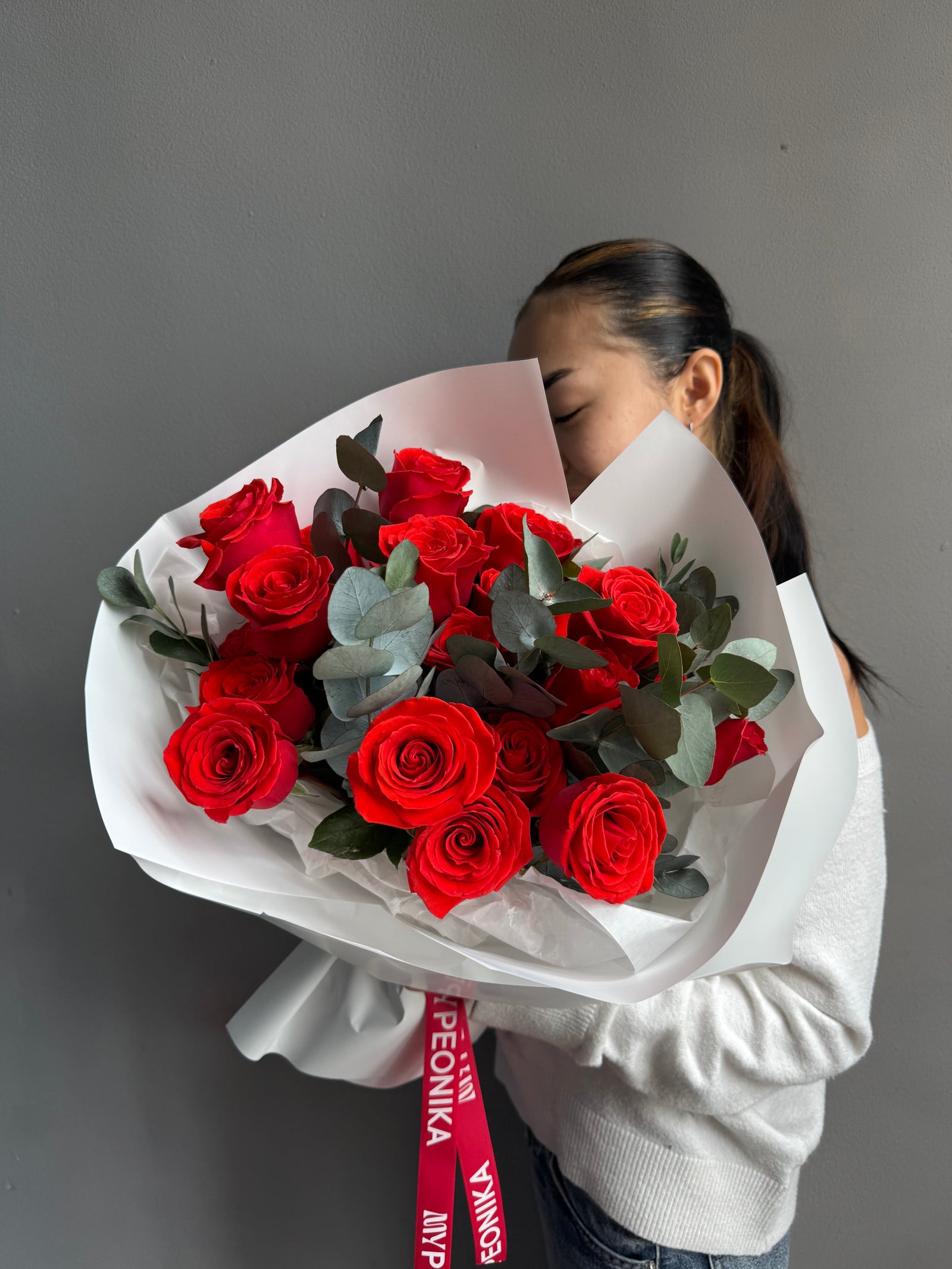 Bouquet “Red Nina” — roses, eucalyptus