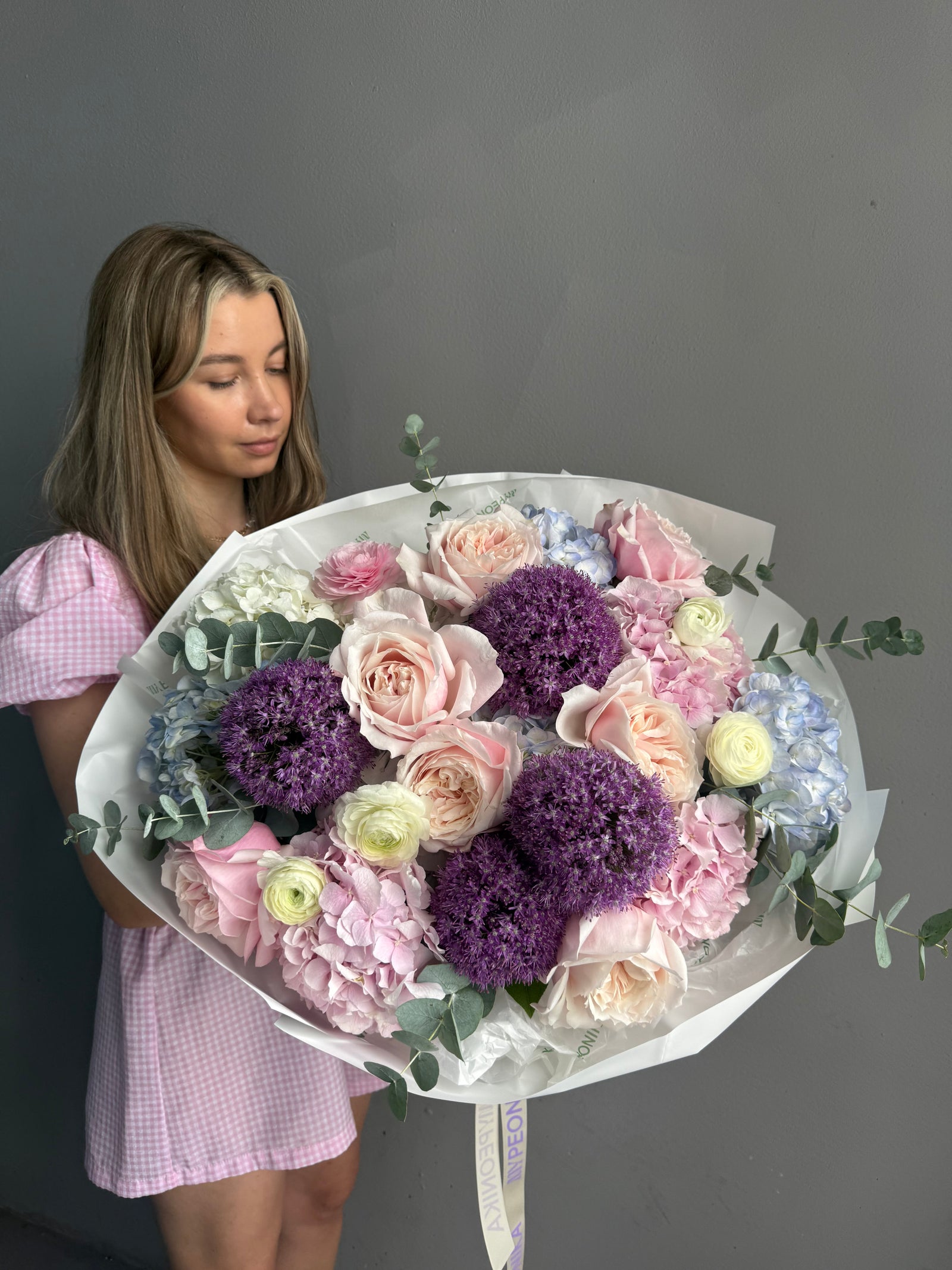 Bouquet “The Muse Room” – garden roses, hydrangeas, allium, eucalyptus