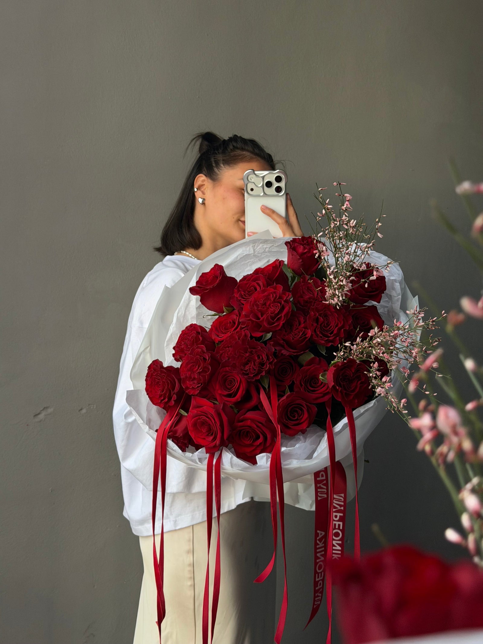 Bouquet “Heart Melt” — roses, genista