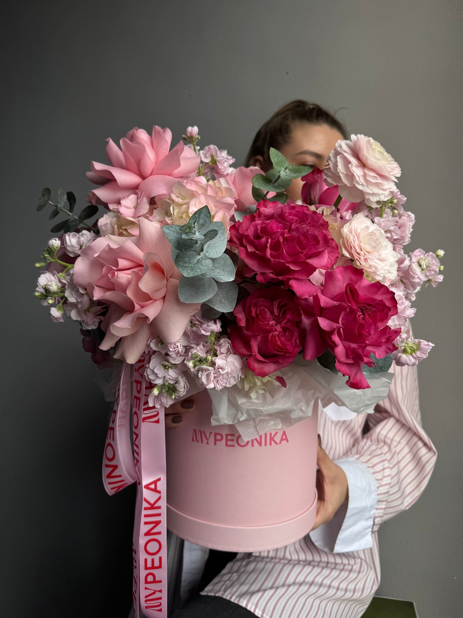 Flower Box “Tender Habit” — stock, roses, eucalyptus