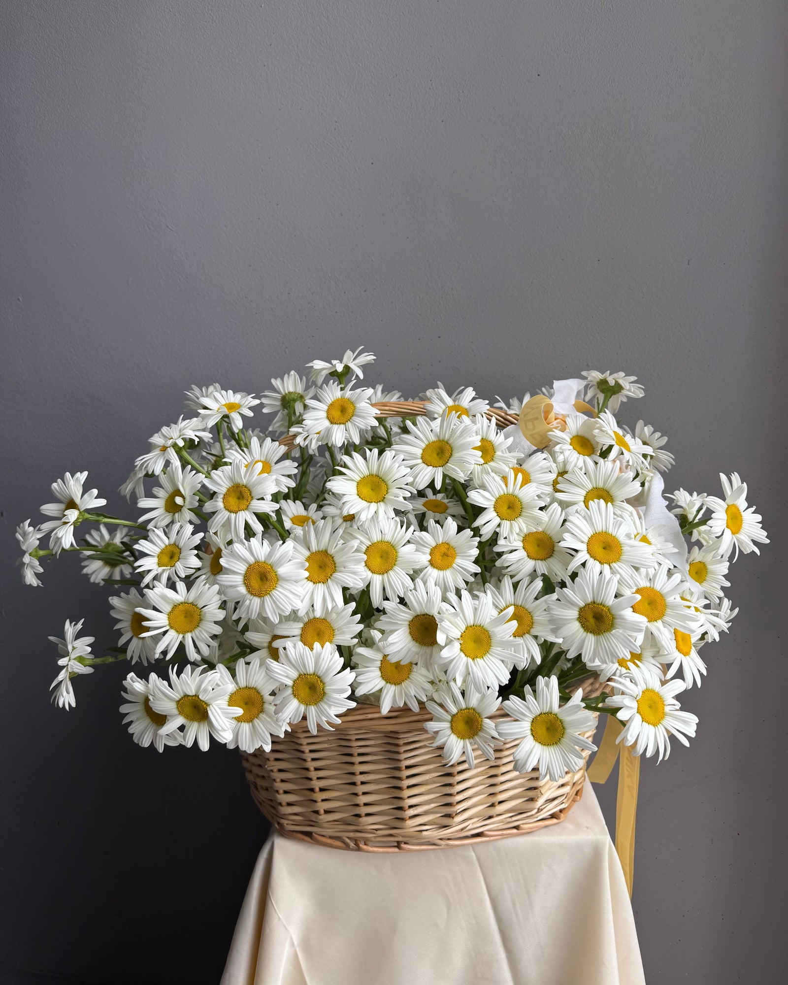 Grande Flower Basket with Daisies