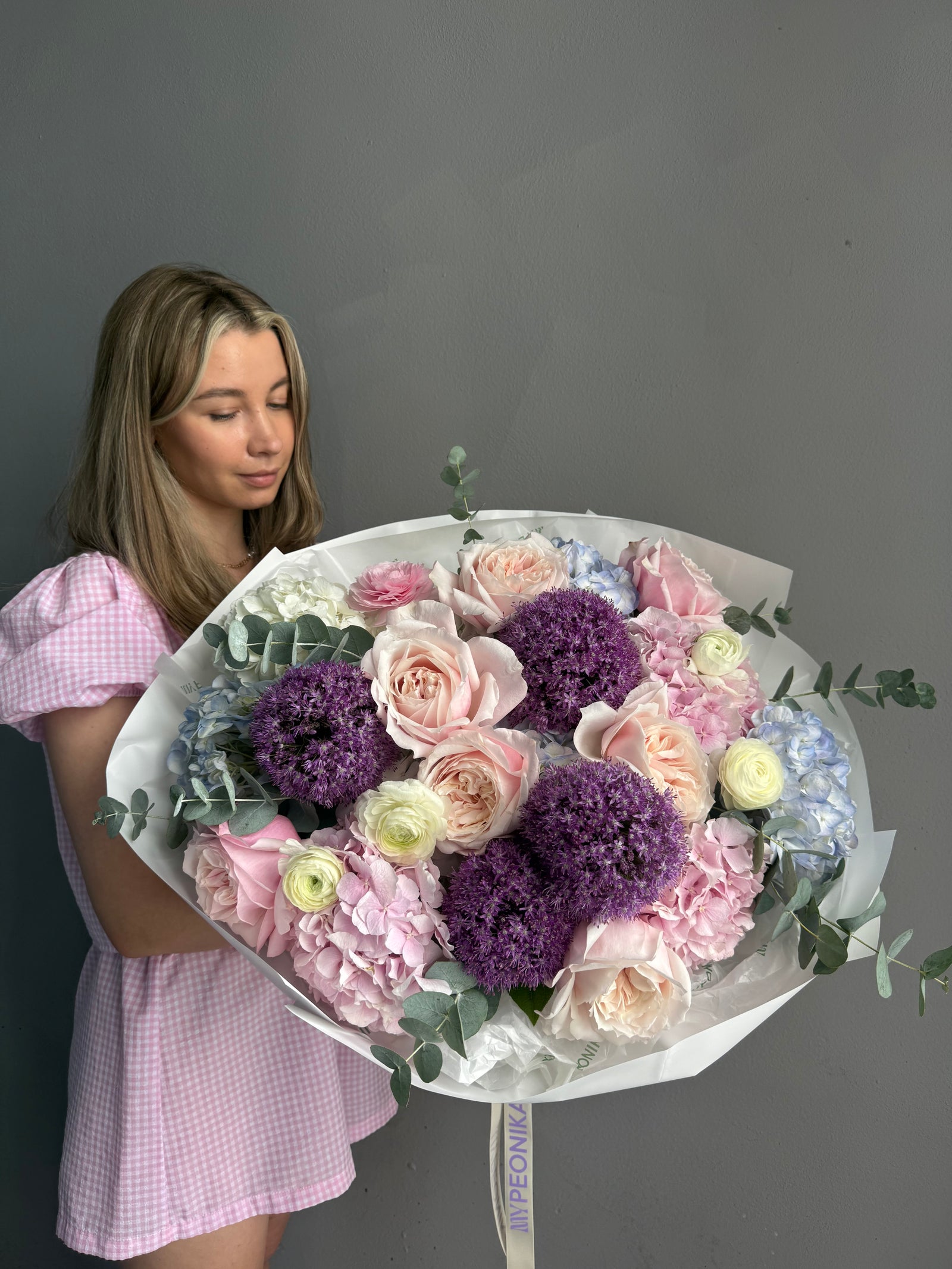 Bouquet “The Muse Room” – garden roses, hydrangeas, allium, eucalyptus
