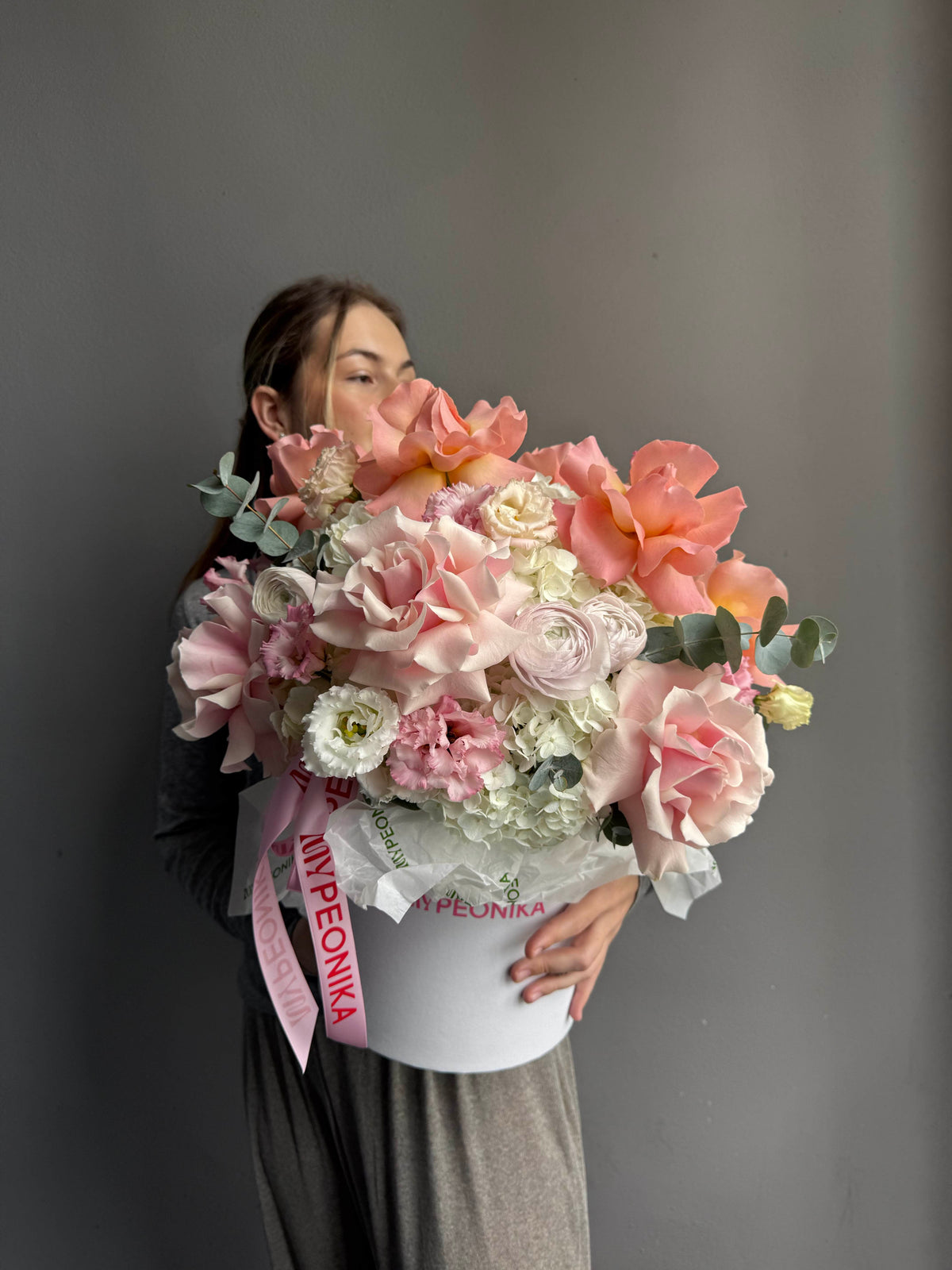Flower box "Cloud of Petals" - Ranunculus, roses, hydrangeas