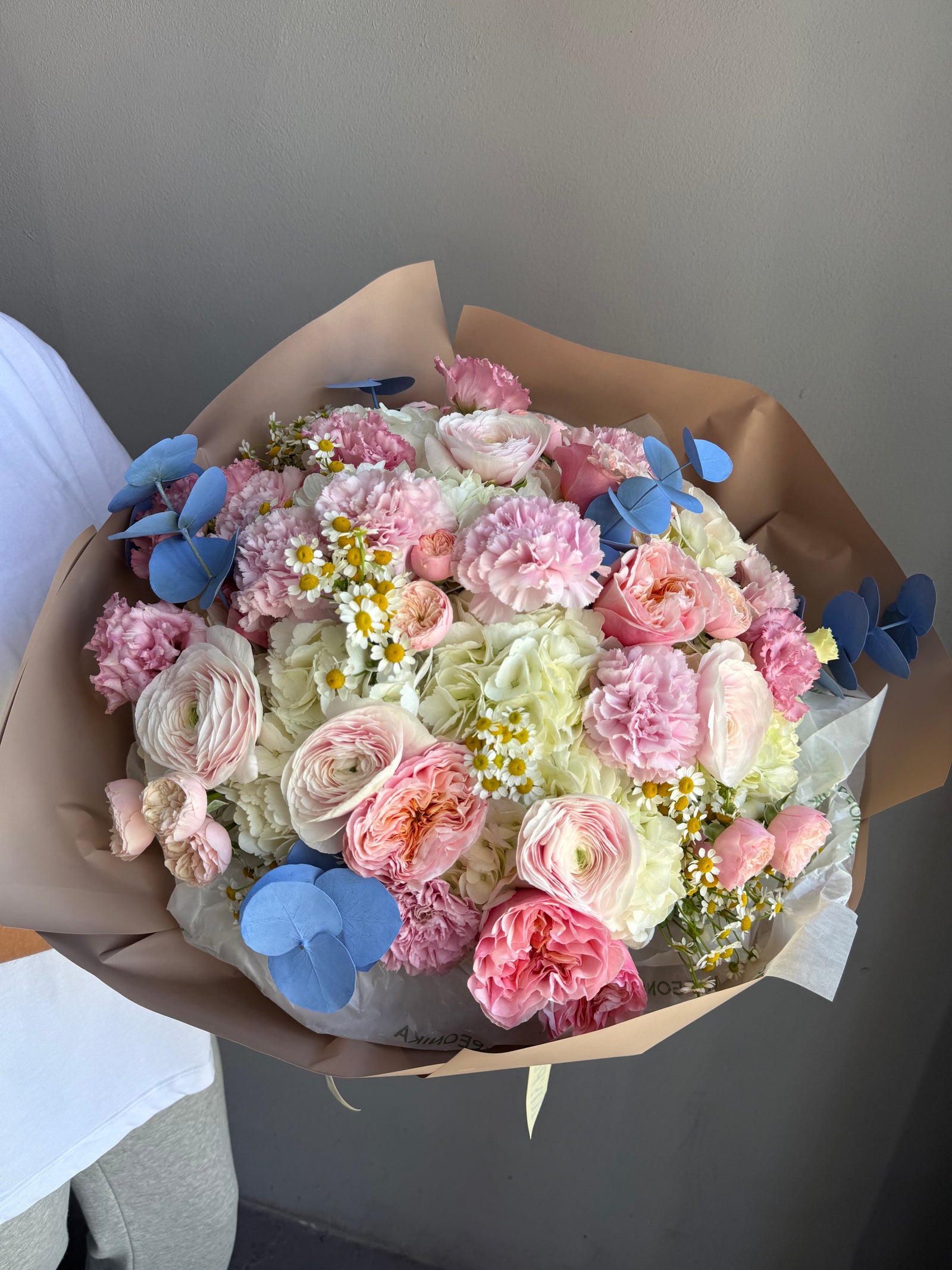 Set “Welcome New Baby” — bouquet and balloons
