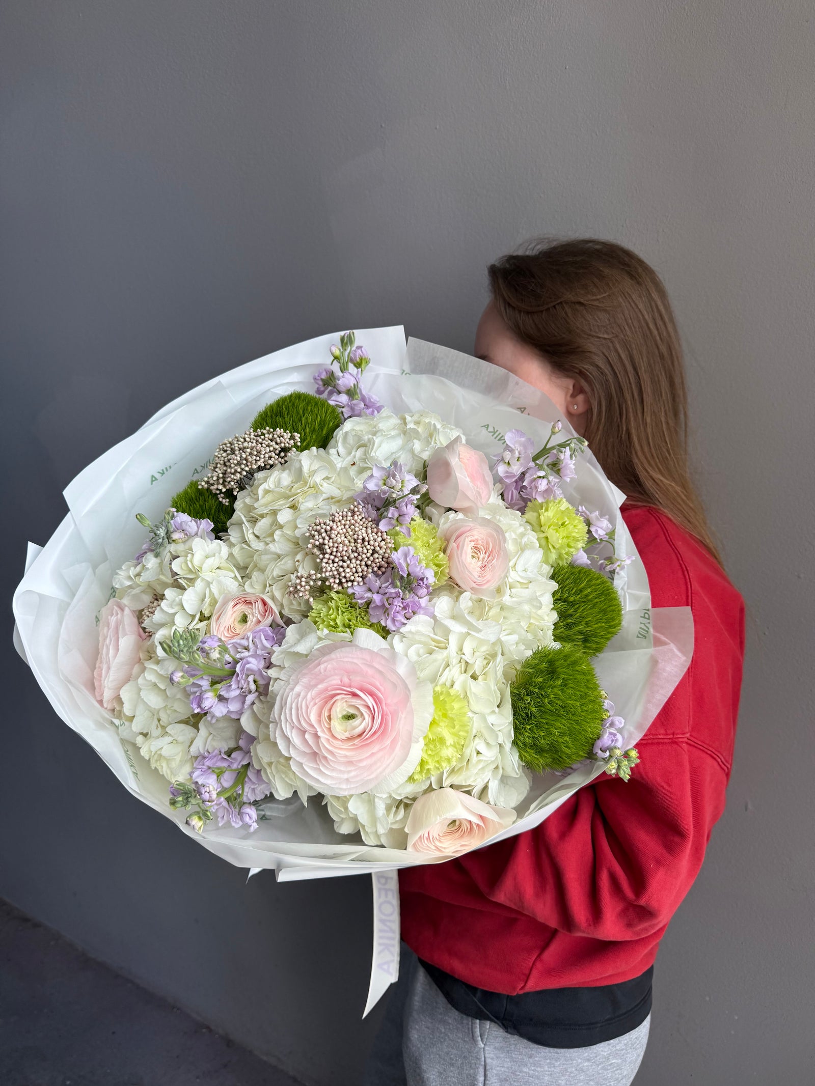 Bouquet “Made for YOU” — hydrangea, ranunculus, stock flowers, dianthus