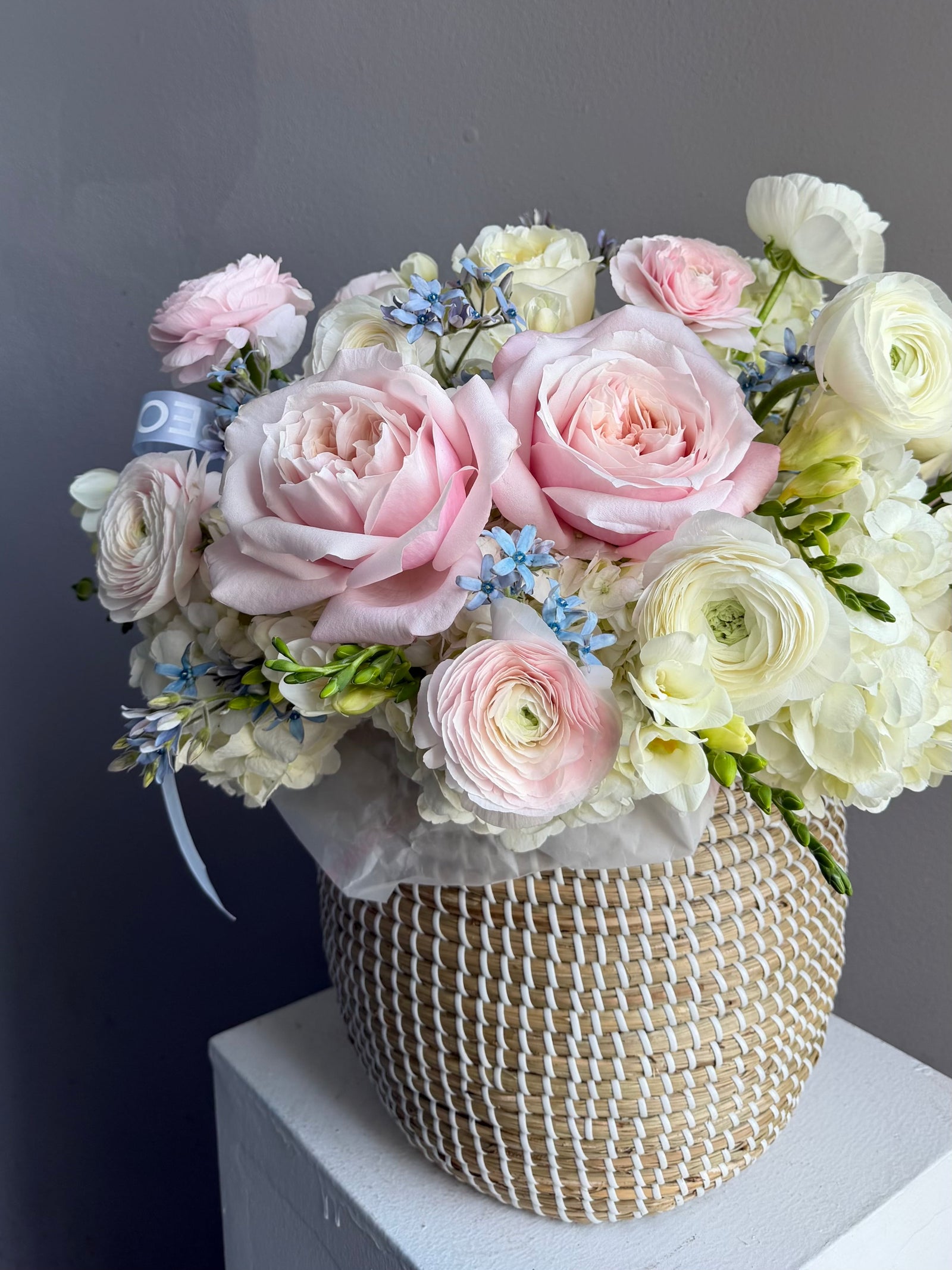 Flower Basket “Lucky Girl” — ranunculus, roses, hydrangeas