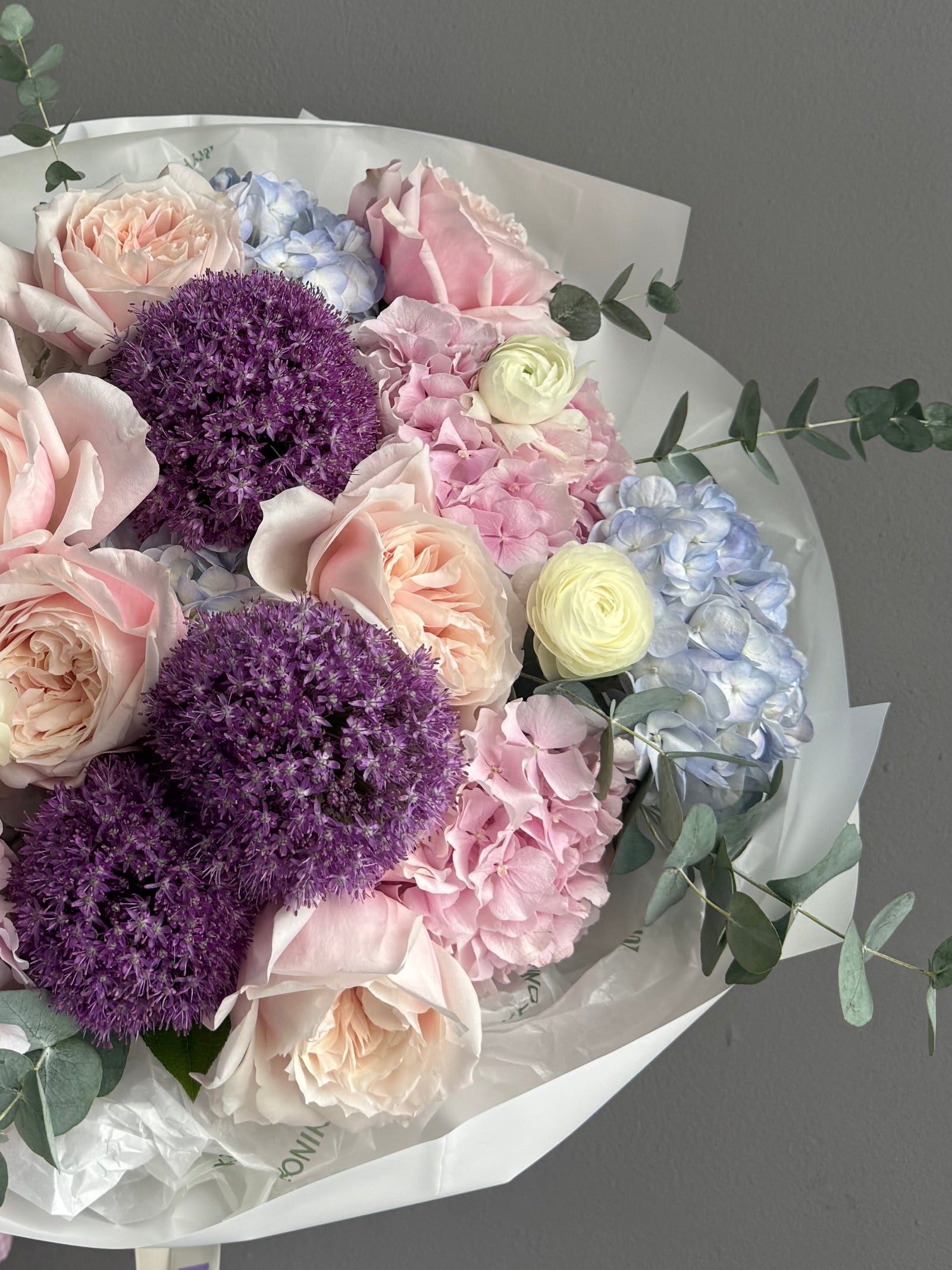 Bouquet “The Muse Room” – garden roses, hydrangeas, allium, eucalyptus