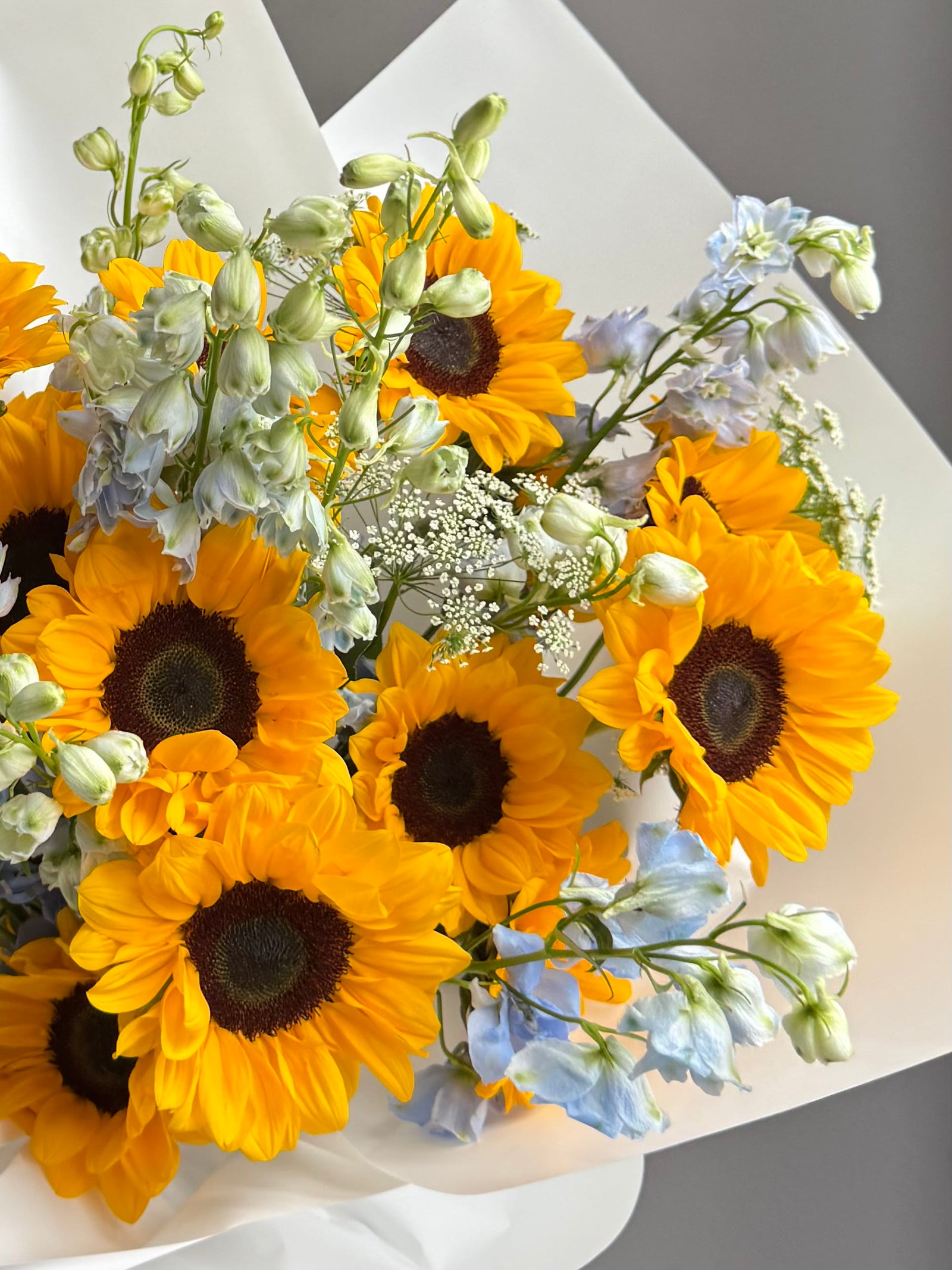 Bouquet “Hot Girl Summer” — sunflowers, delphinium