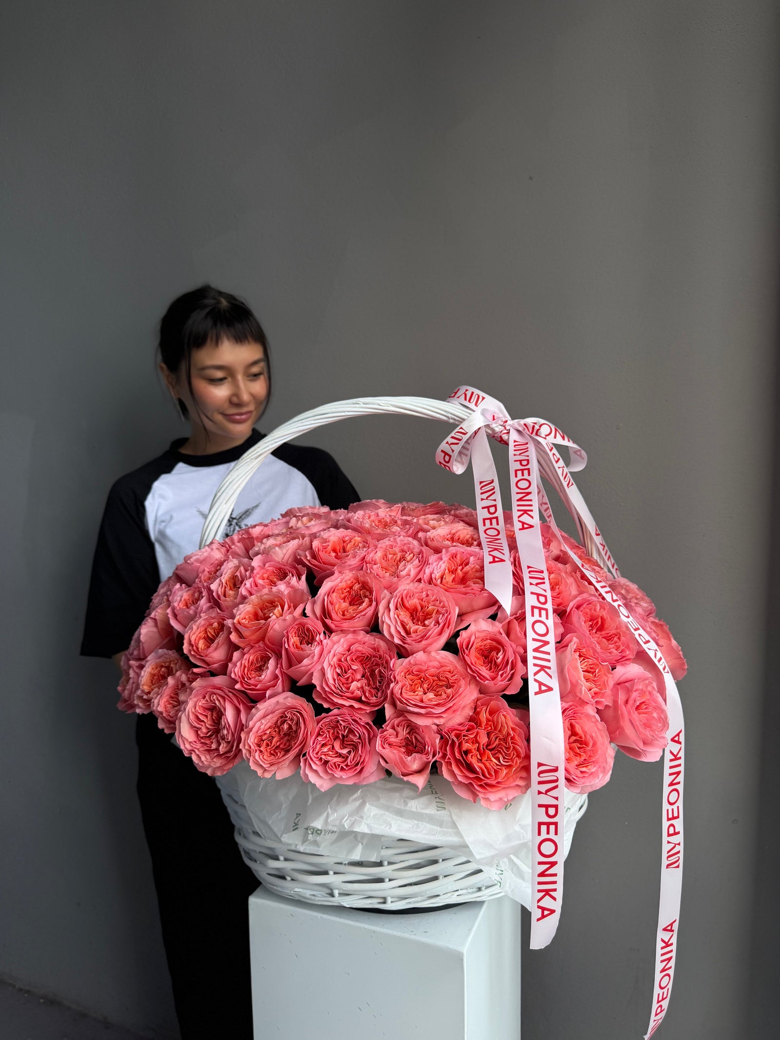 Flower Basket “Pink Happens” — Pink Expression roses