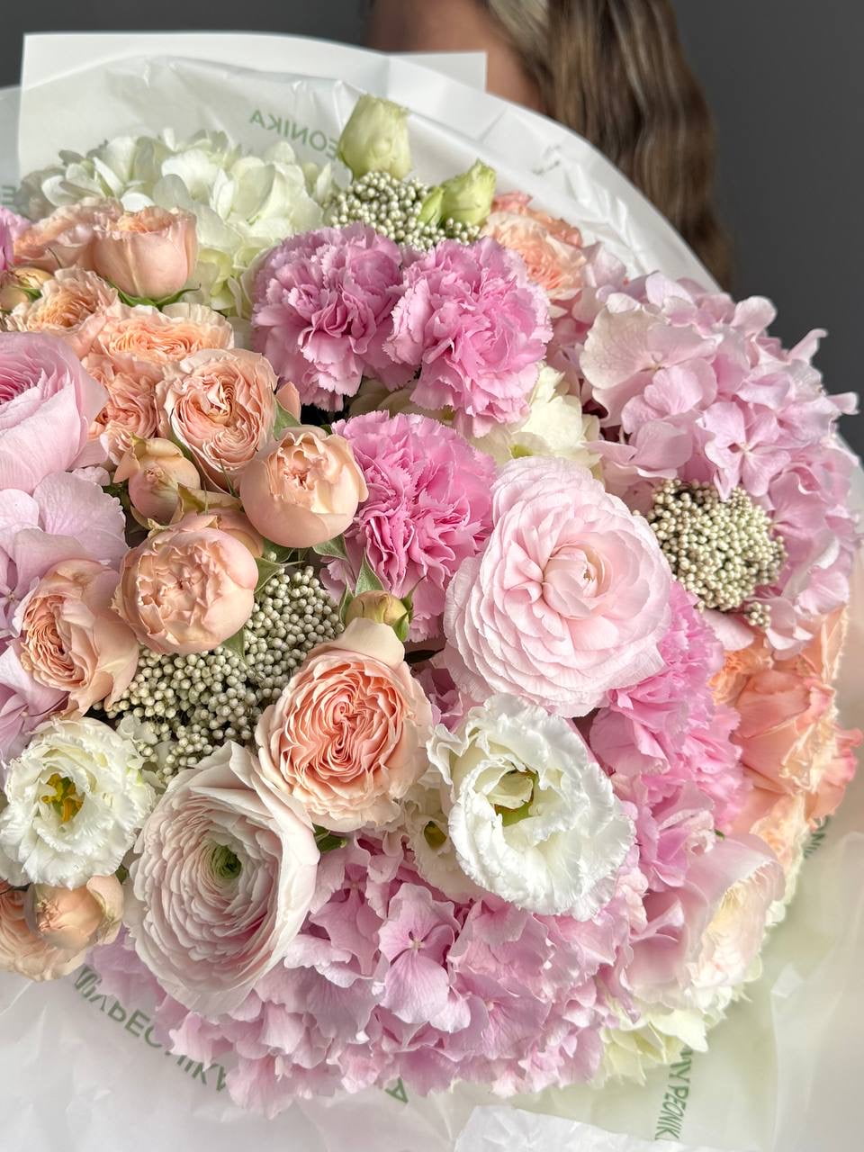 Bouquet “Pink Champagne” — ranunculus, hydrangea, garden roses, lisianthus