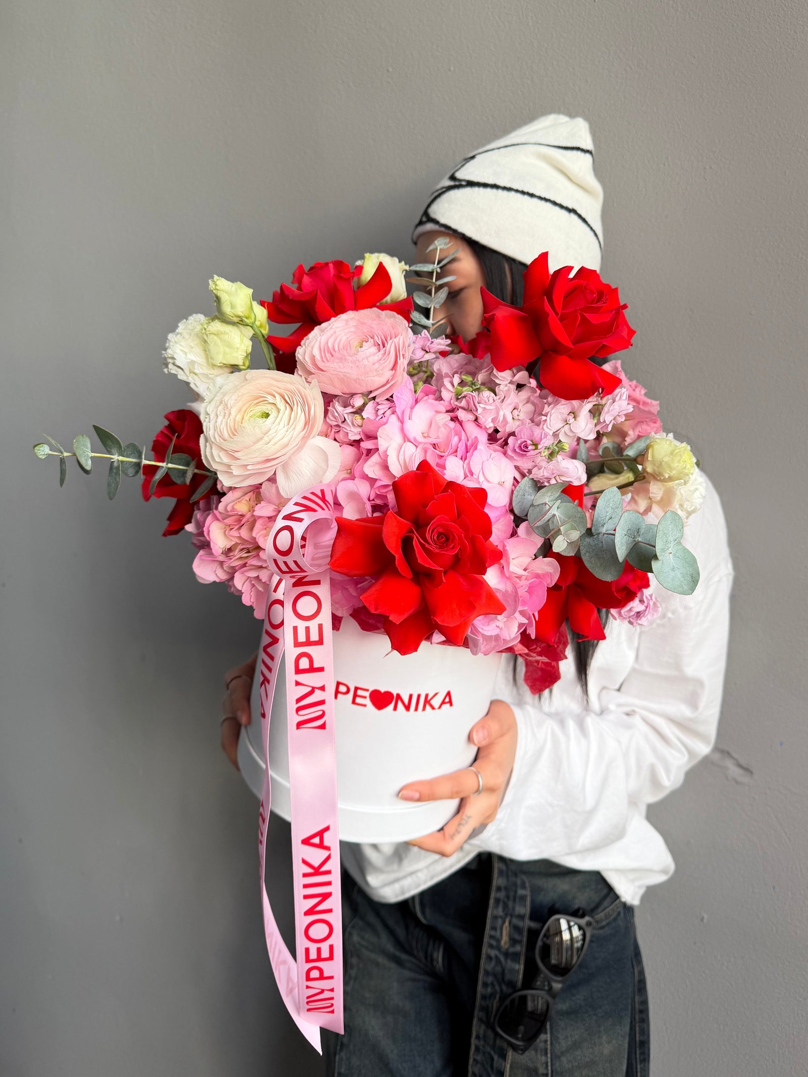 Flower Box “Tender Red” — ranunculuses, hydrangeas, roses