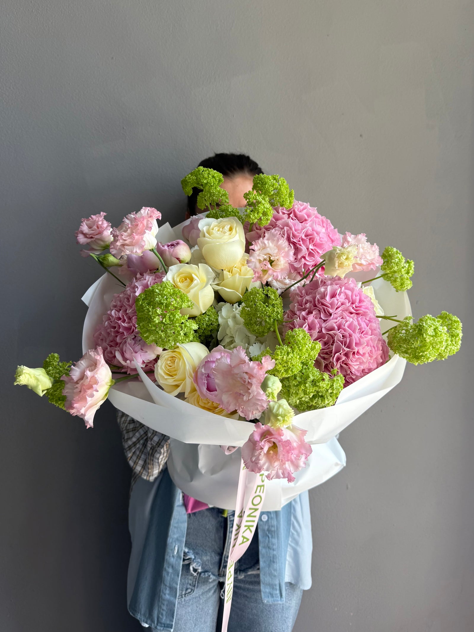 Bouquet “Always Yours” — roses, hydrangea, viburnum