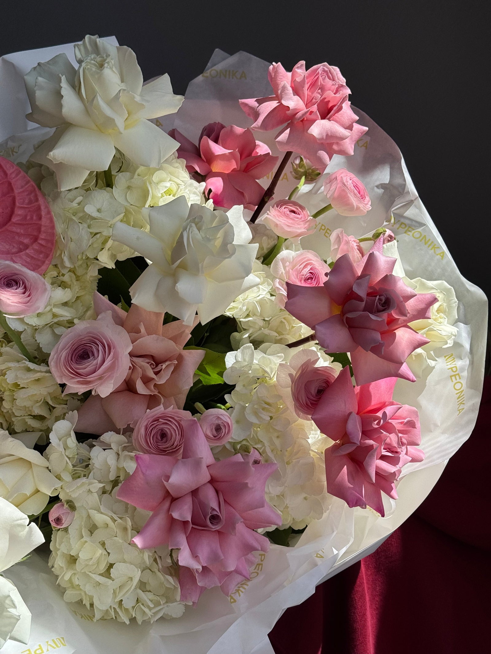 Bouquet “Vanilla Taste” — anthurium, roses, ranunculus, hydrangea