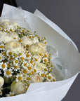Bouquet “The Happy Bunch” — garden spray roses, chamomile