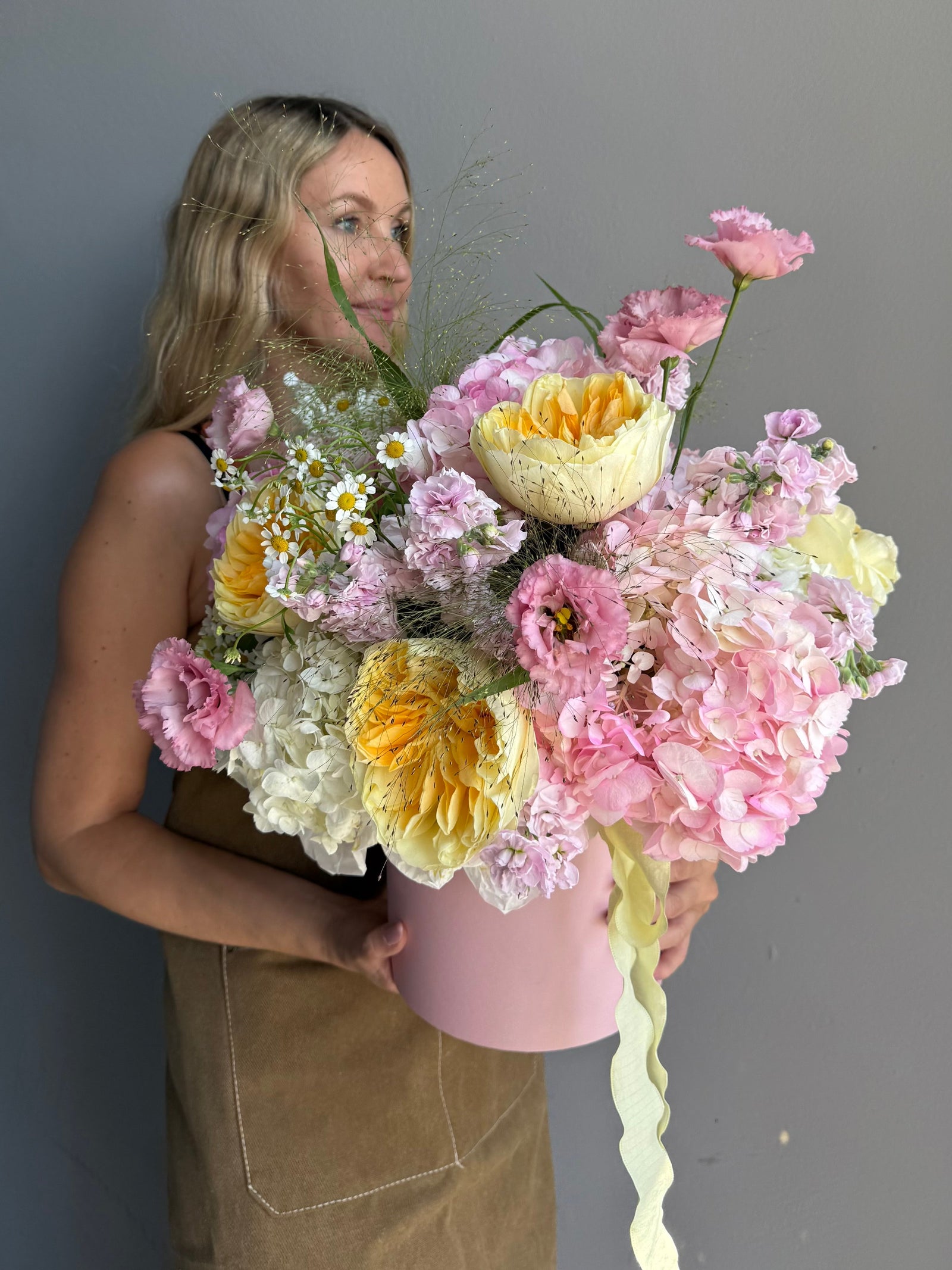 Flower Box “Sunny Side” — garden roses, hydrangea, daisies