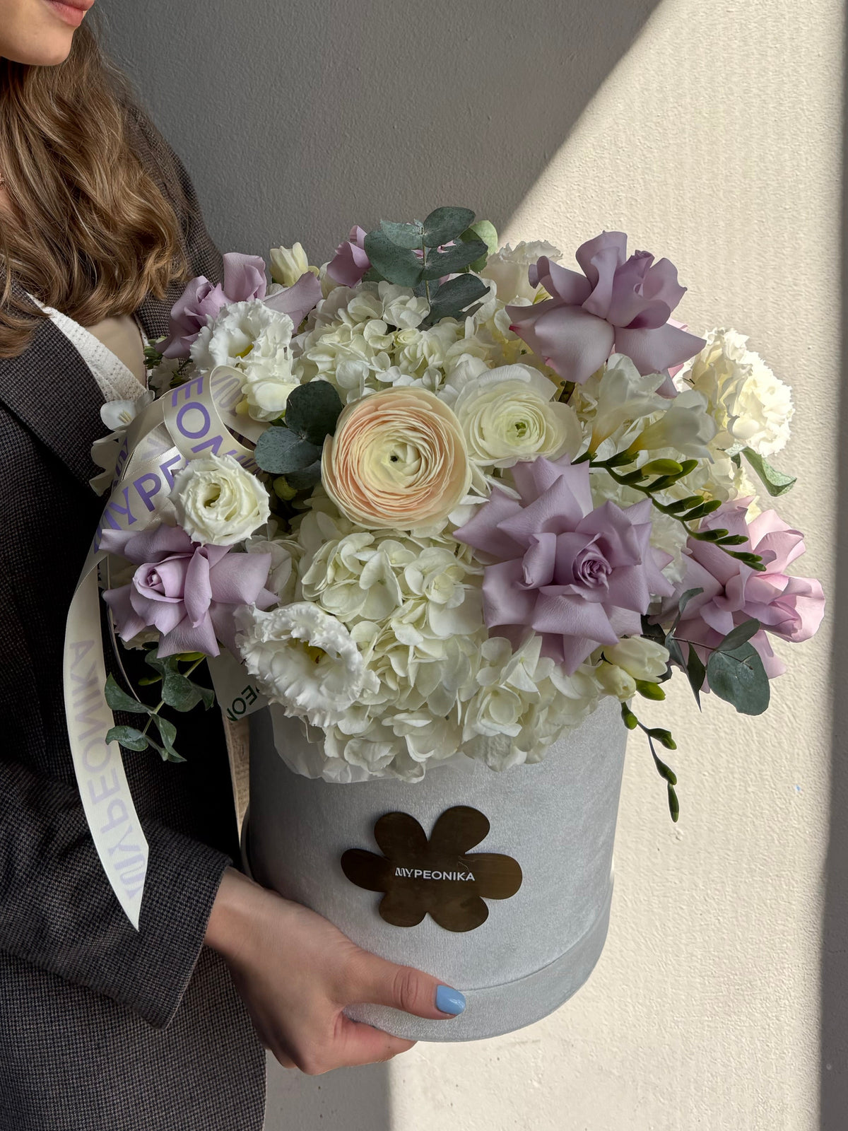 Flower Box “Lucid Dream” — hydrangea, eustoma, rose