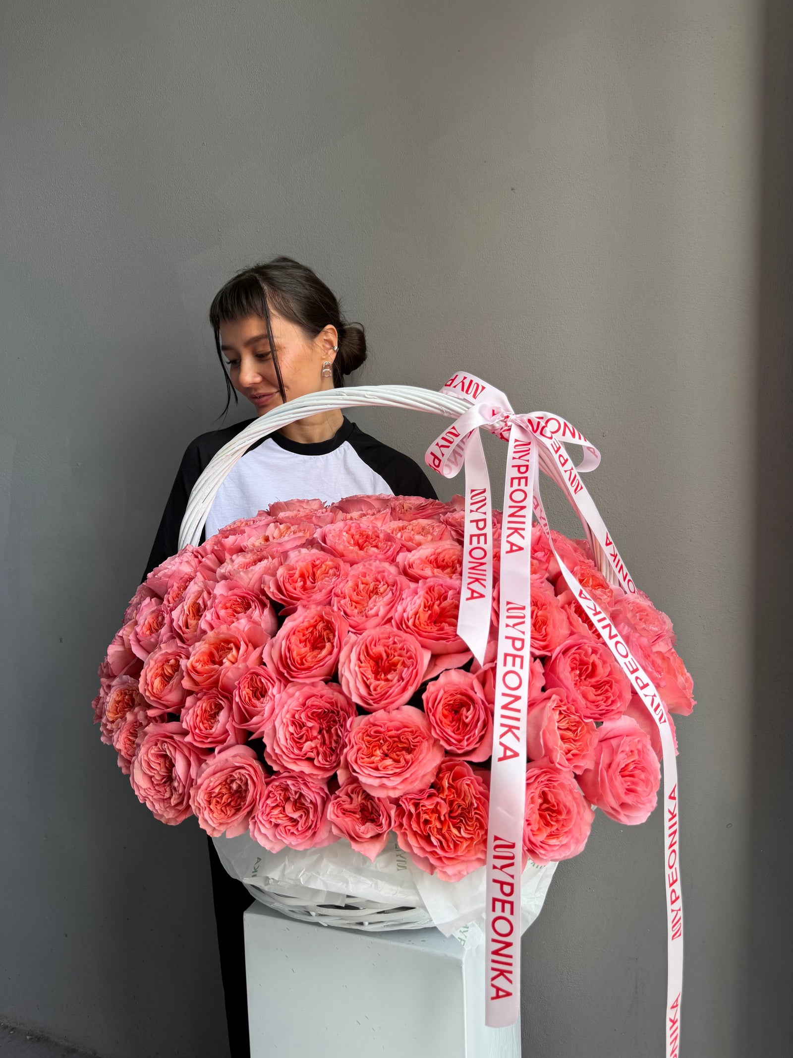 Flower Basket “Pink Happens” — Pink Expression roses