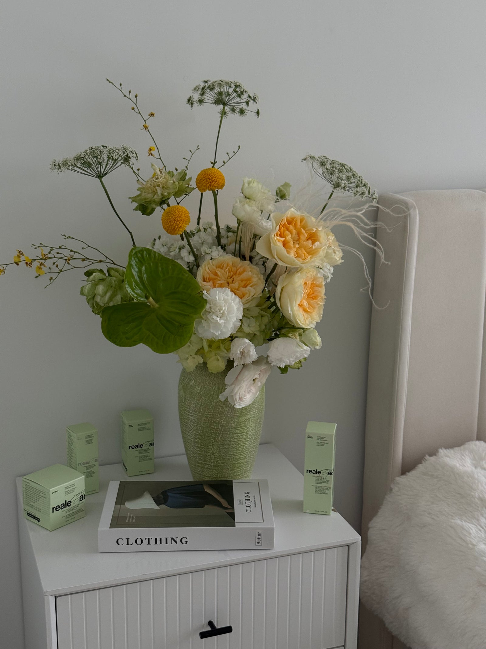 Vase Arrangement “Soft Jungle” — roses, veggie roses, lisianthus, anthurium