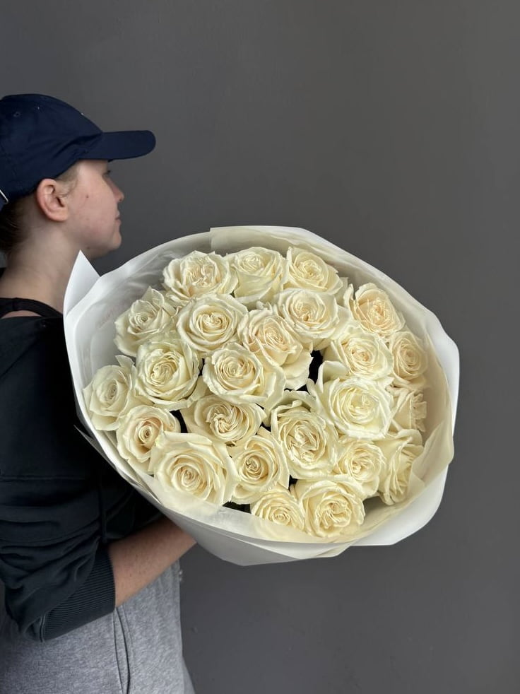 Bouquet "Playa Blanca" - 25 white roses