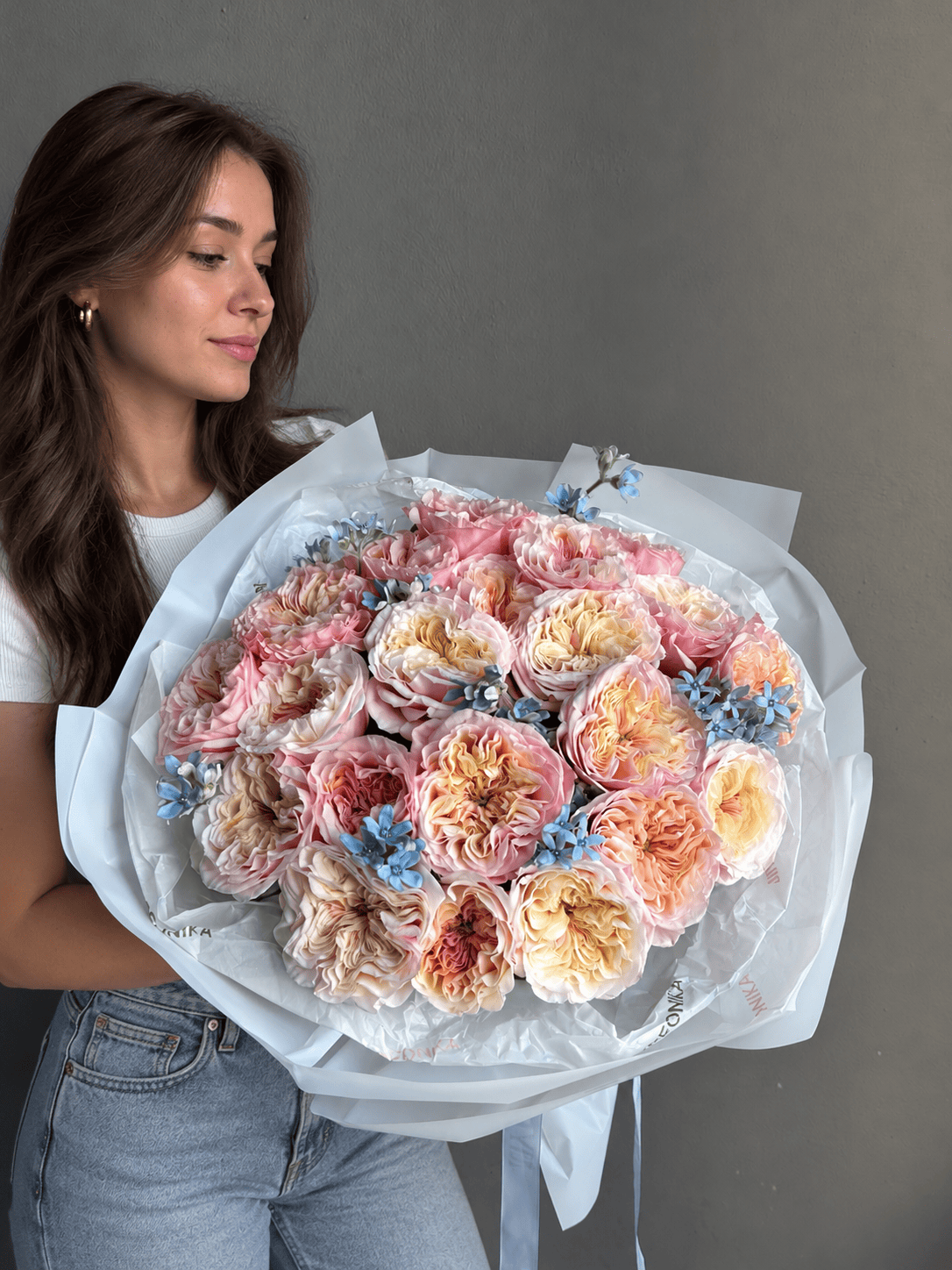 Bouquet "Peachy Cloud” - garden roses, tweedia