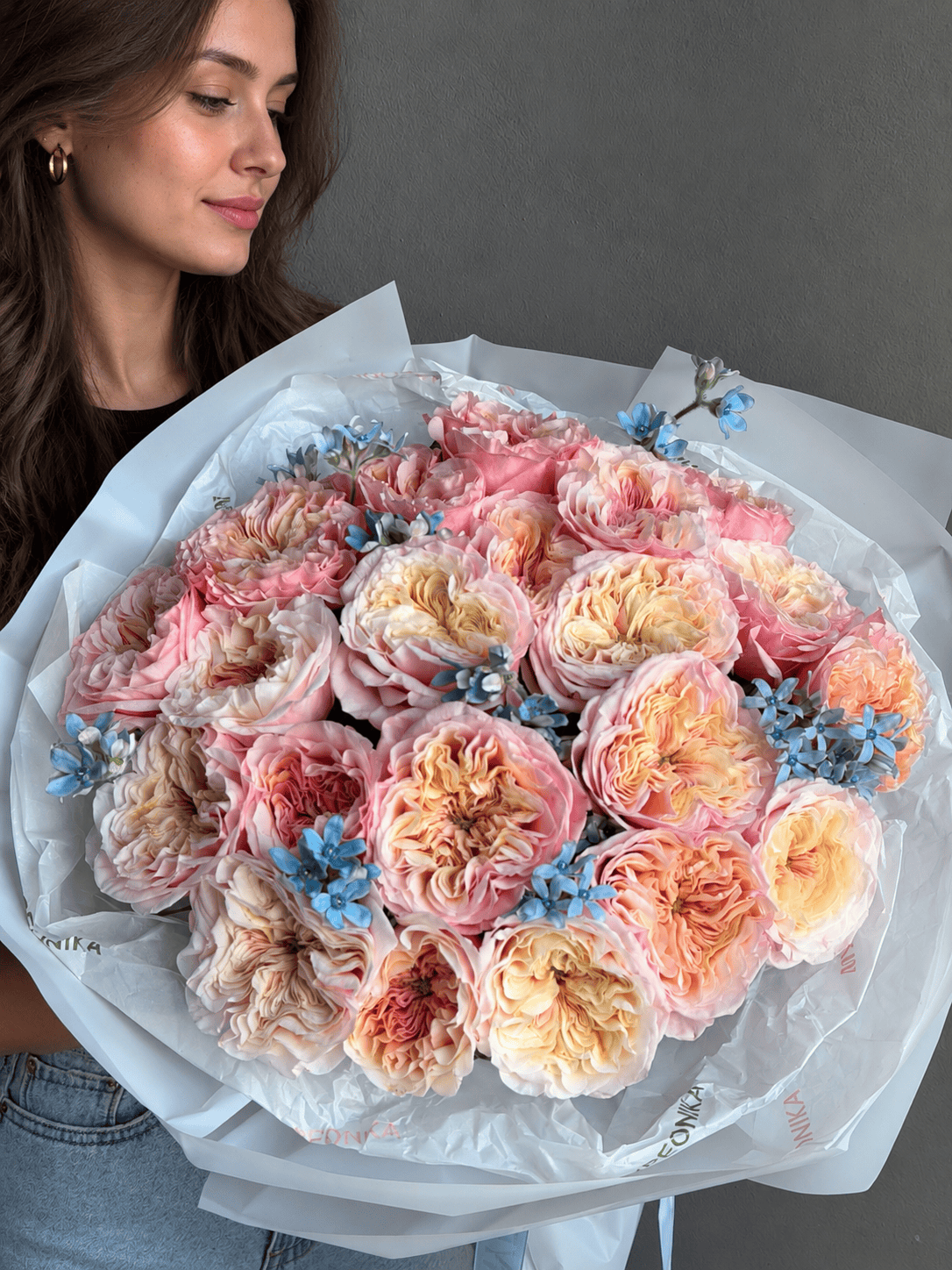 Bouquet "Peachy Cloud” - garden roses, tweedia