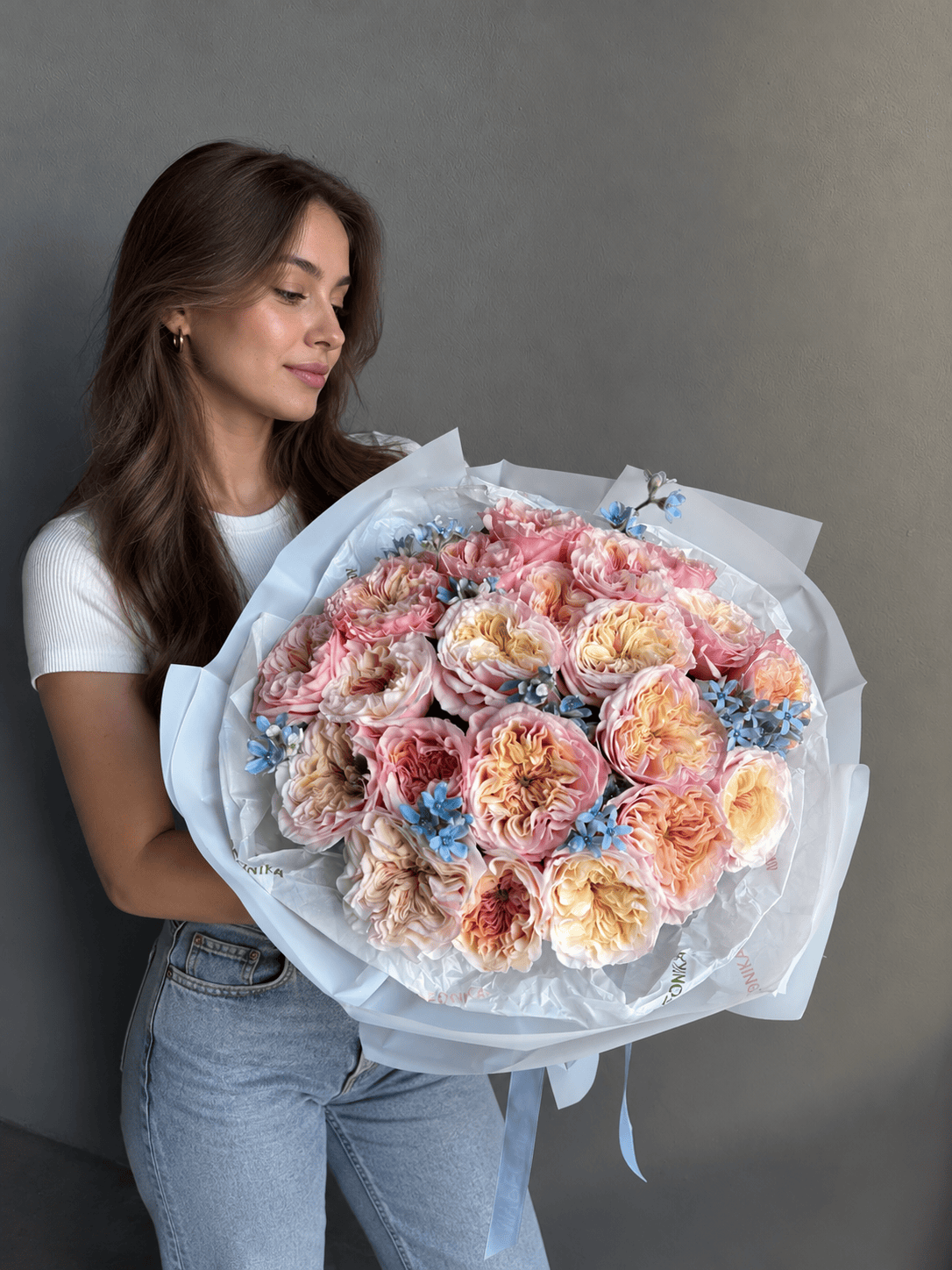 Bouquet "Peachy Cloud” - garden roses, tweedia