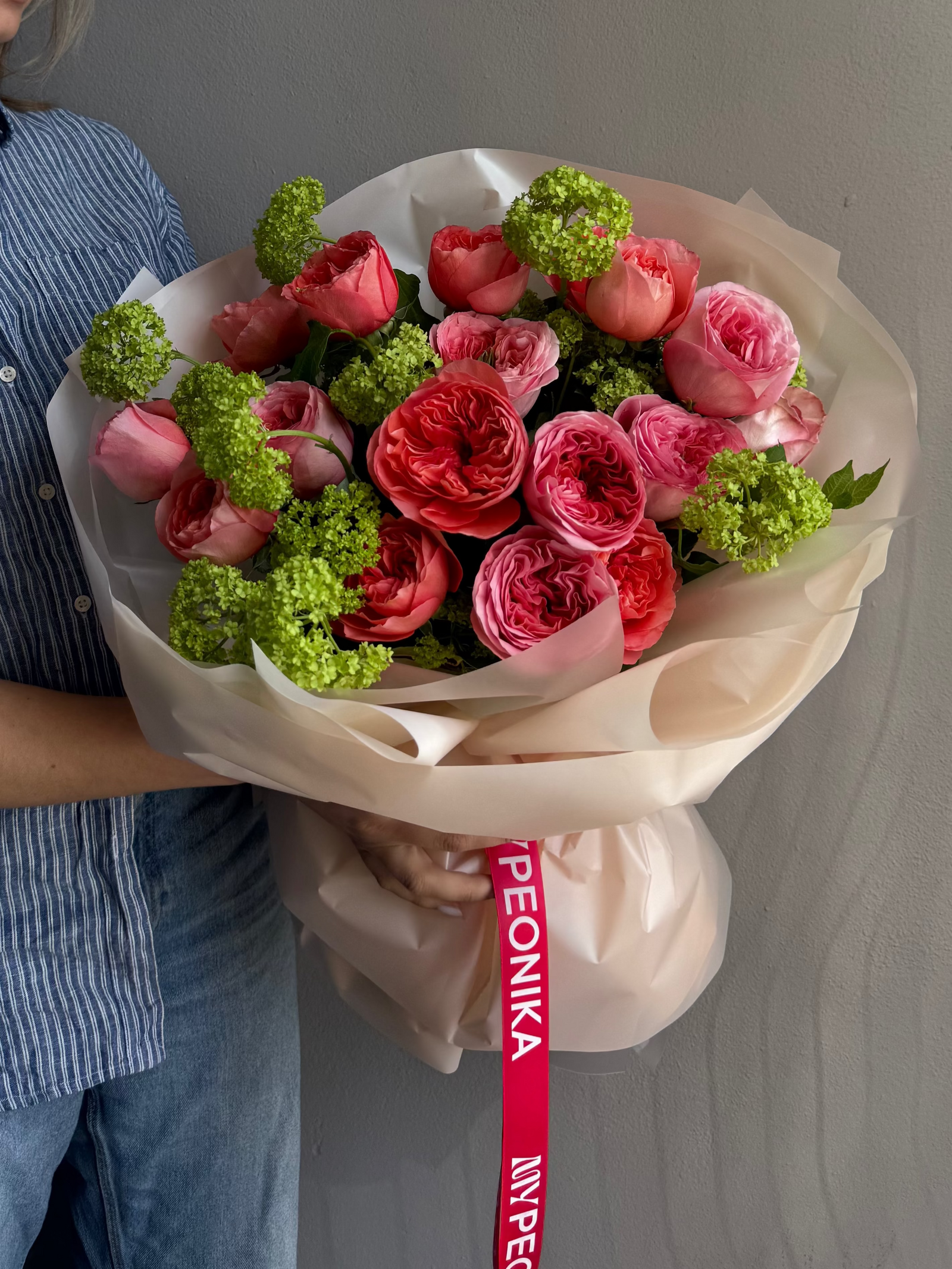 Bouquet "Lush Crush" - garden roses, viburnum