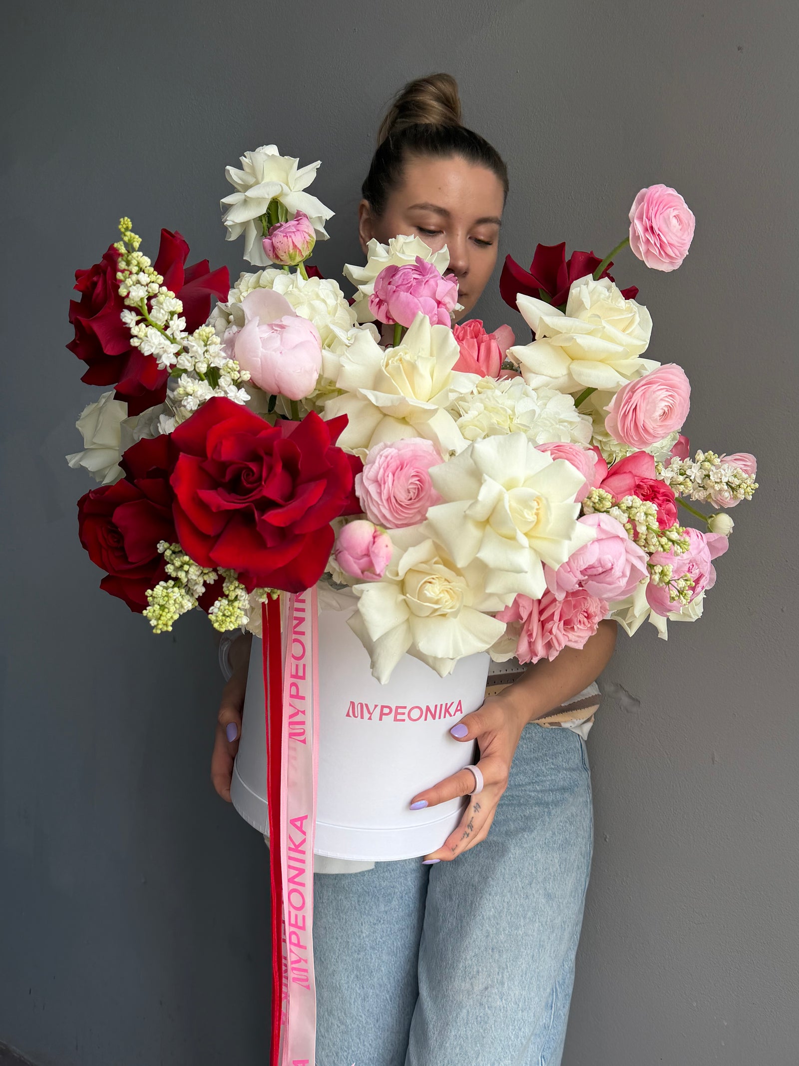 Flower Box "Graceful Charm" - roses, ranunculuses, peonies