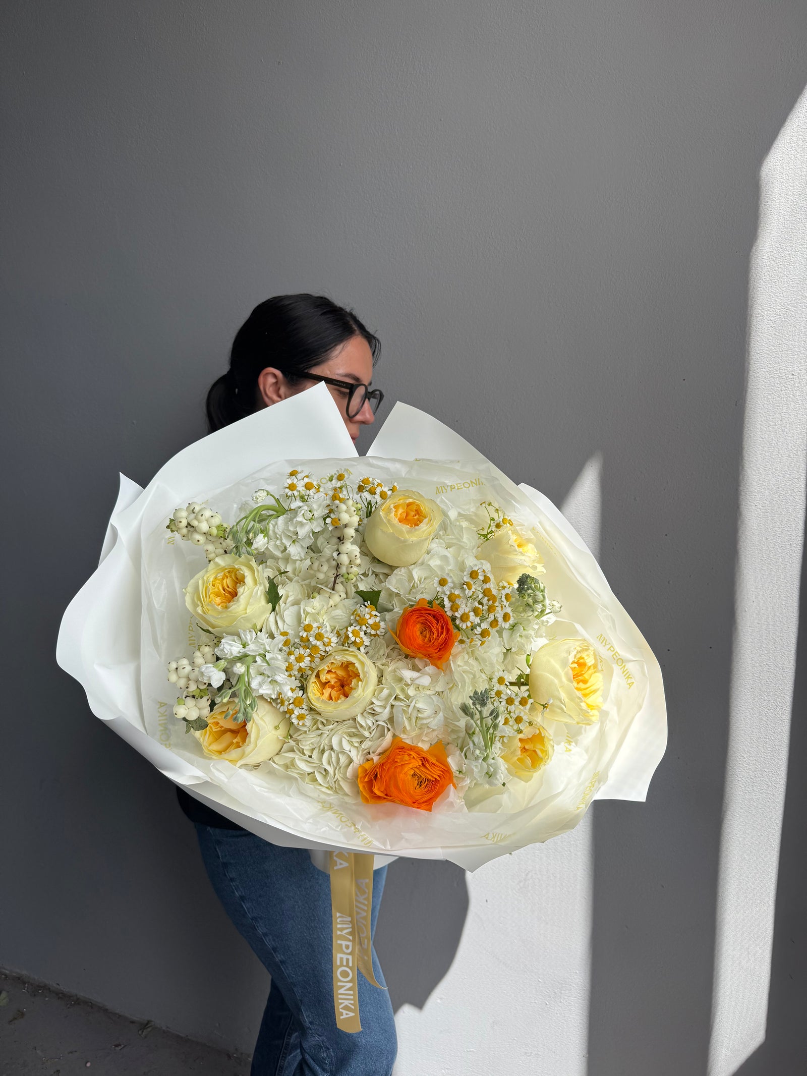 Bouquet “Peach Obsession” — ranunculus, roses, daisies, stock flowers