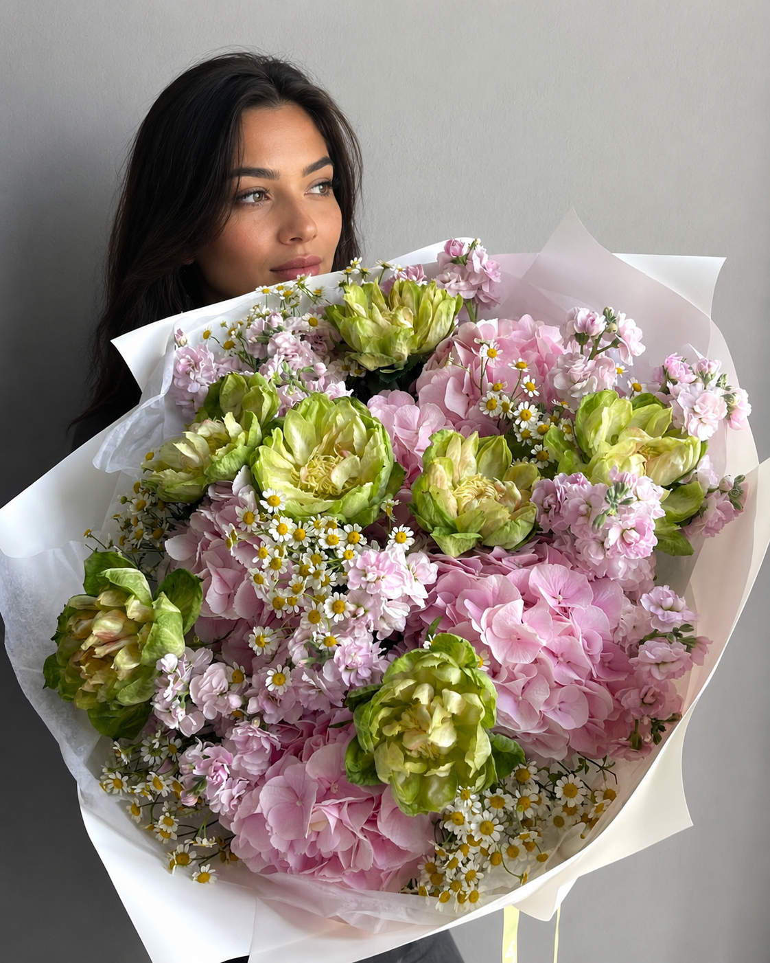 Bouquet “BLOOMTINI” - roses, hydrangeas, chamomiles