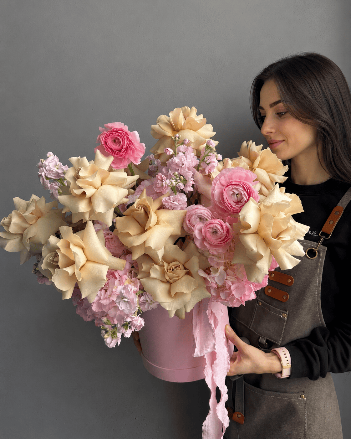 Flower Box “Strawberries and Cream” — roses, ranunculus, hydrangea