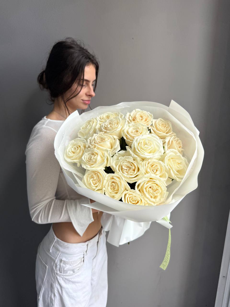 Bouquet "Playa Blanca" - 18 white roses