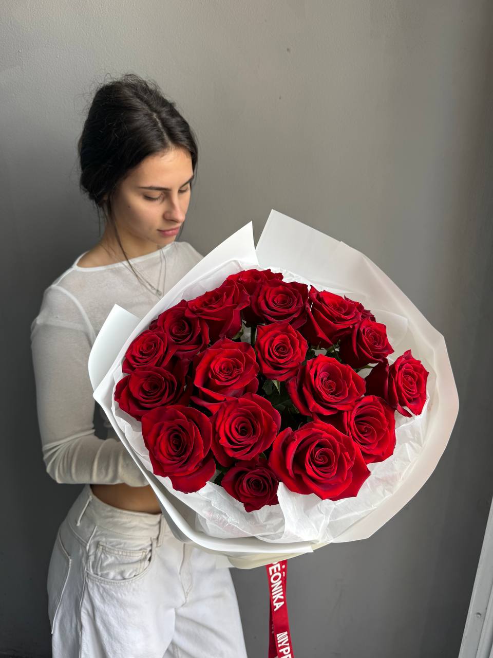 Bouquet "Explorer" - 18 red roses