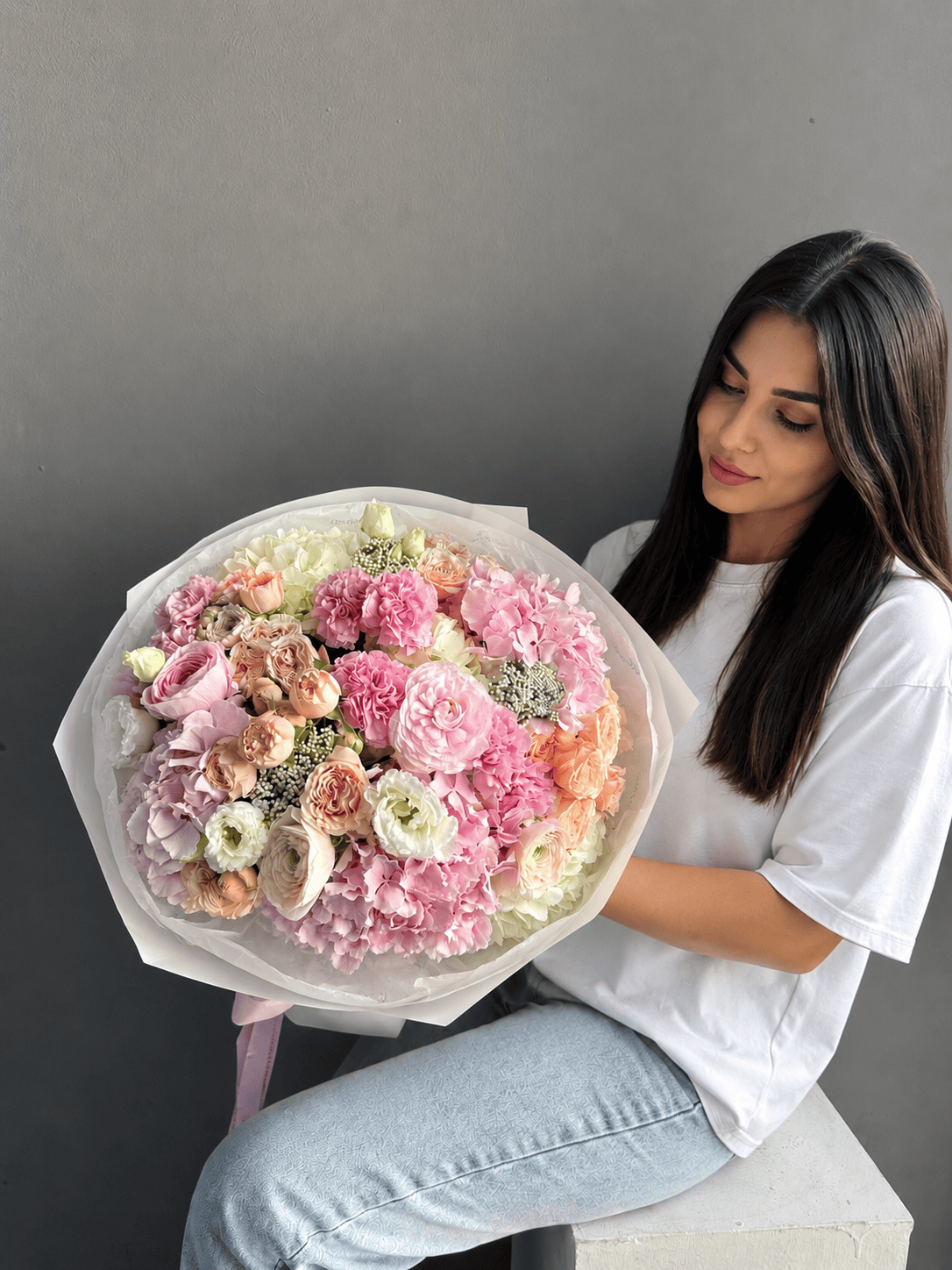 Bouquet “Pink Champagne” — ranunculus, hydrangea, garden roses, lisianthus