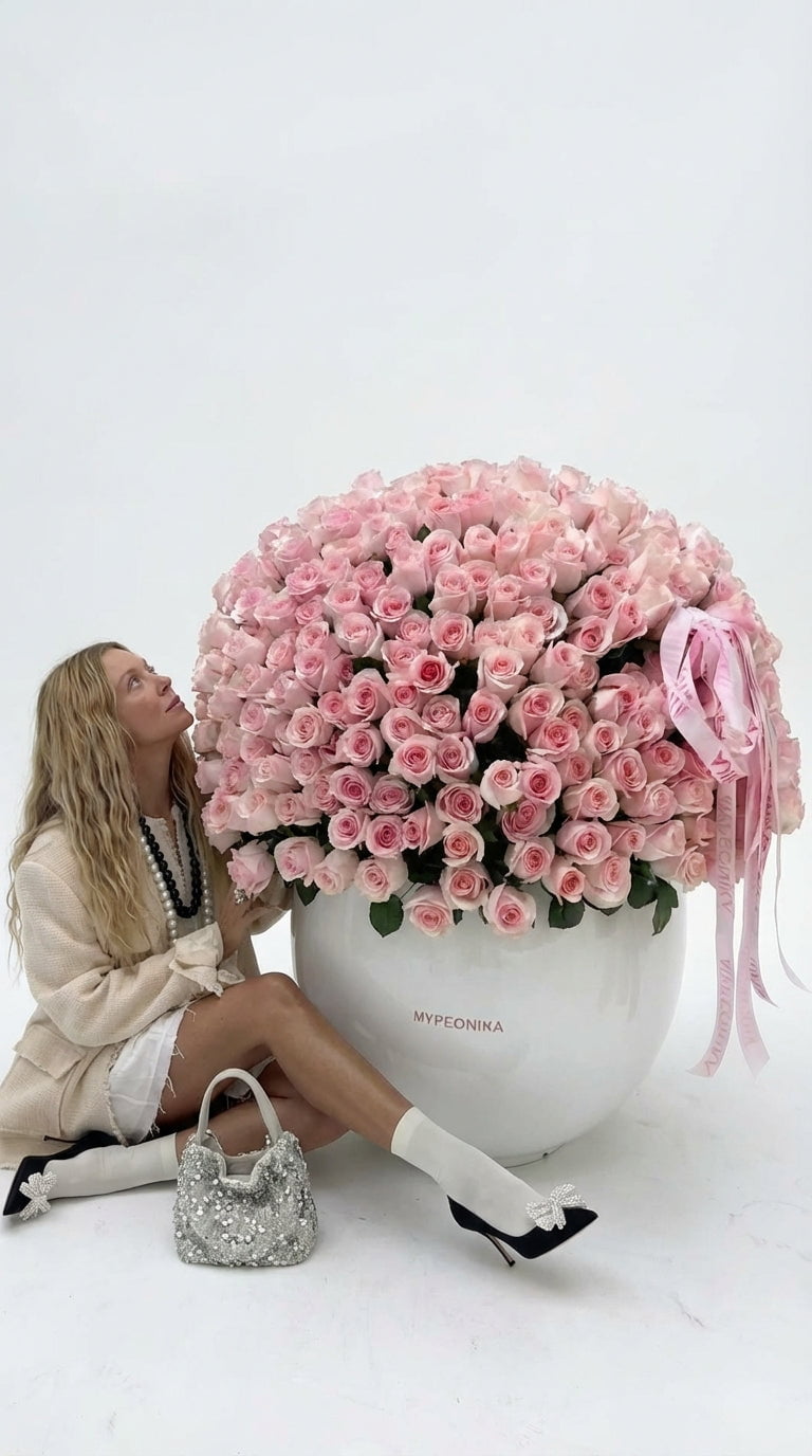 WOW-ARRANGEMENT “500 pink roses” - pink roses in a white vase