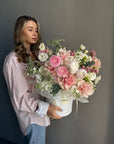 Flower Box "Blooming Éclair" - Ranunculus, French roses
