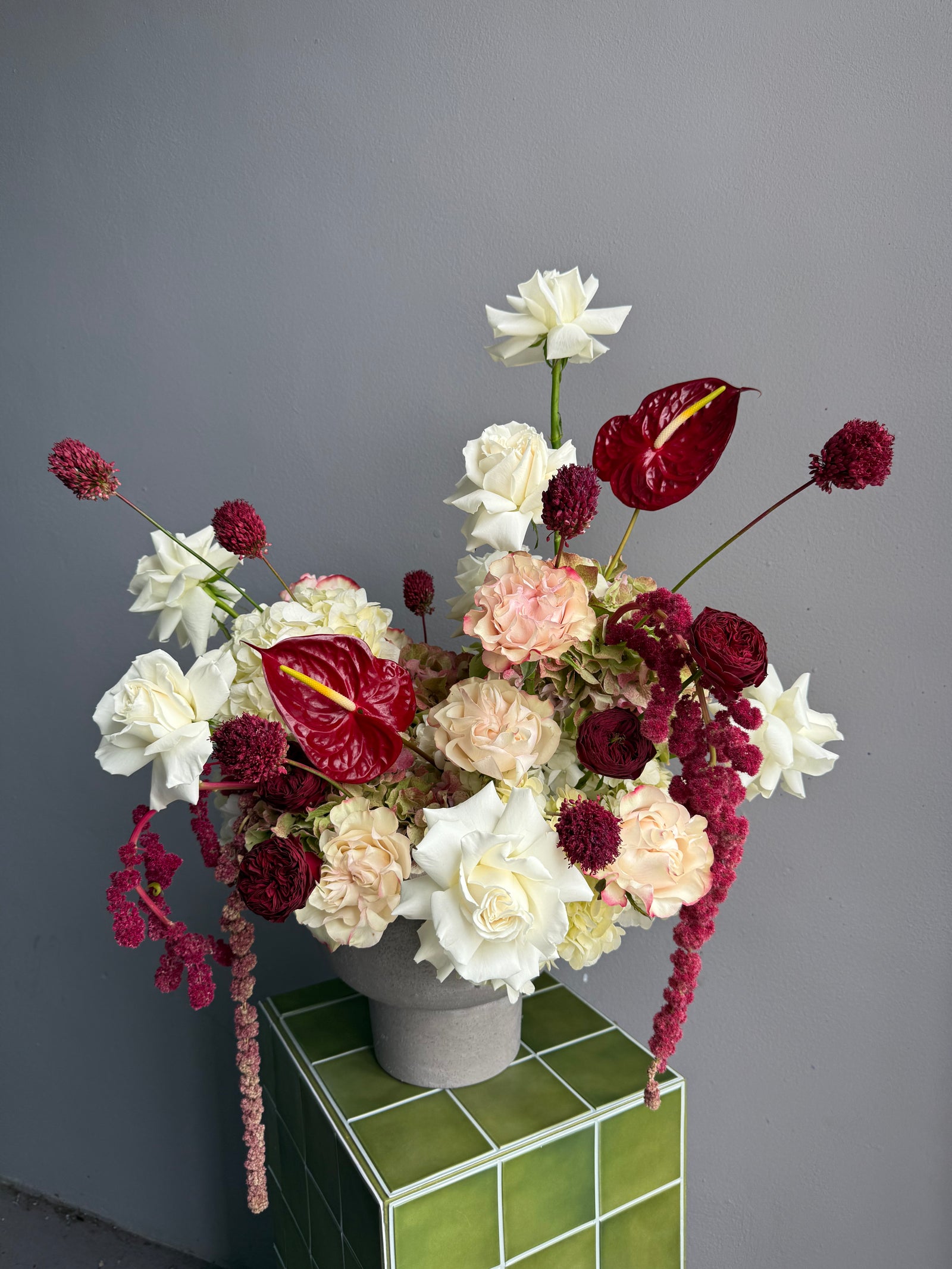 Flower arrangement in a pot “Alpha” — hydrangea, roses