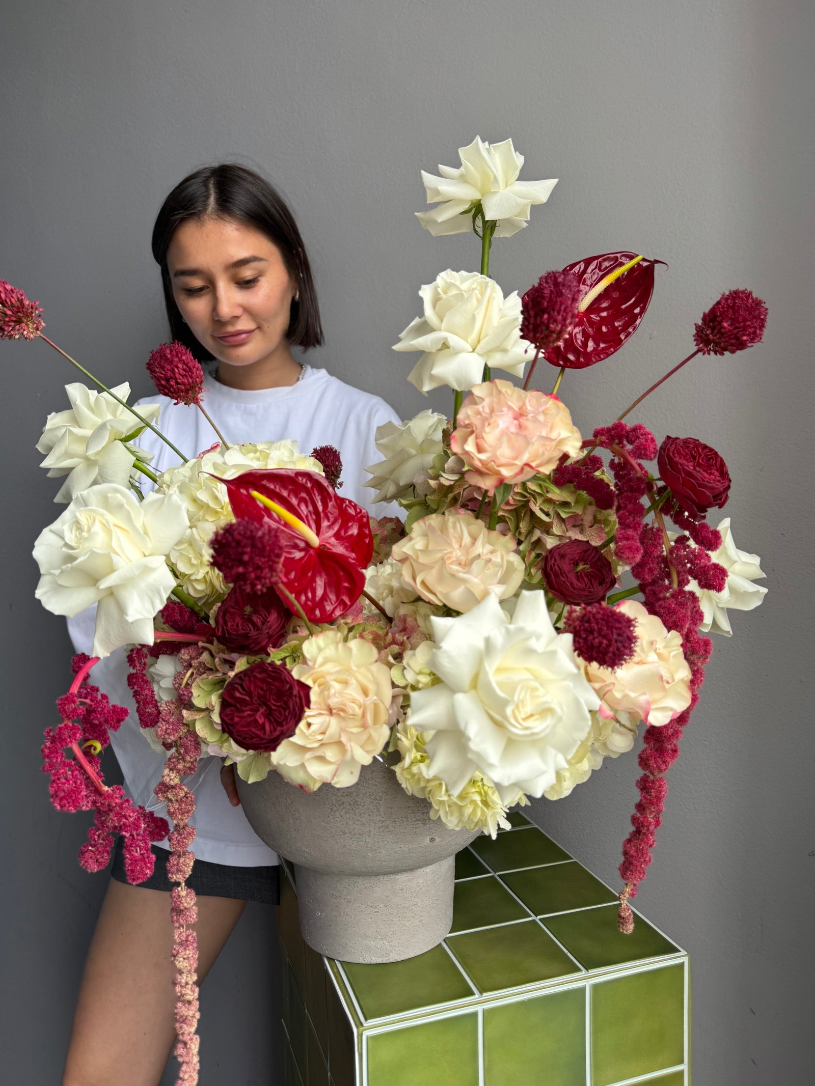Flower arrangement in a pot “Alpha” — hydrangea, roses