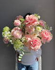 Flower Box "Blooming Éclair" - Ranunculus, French roses