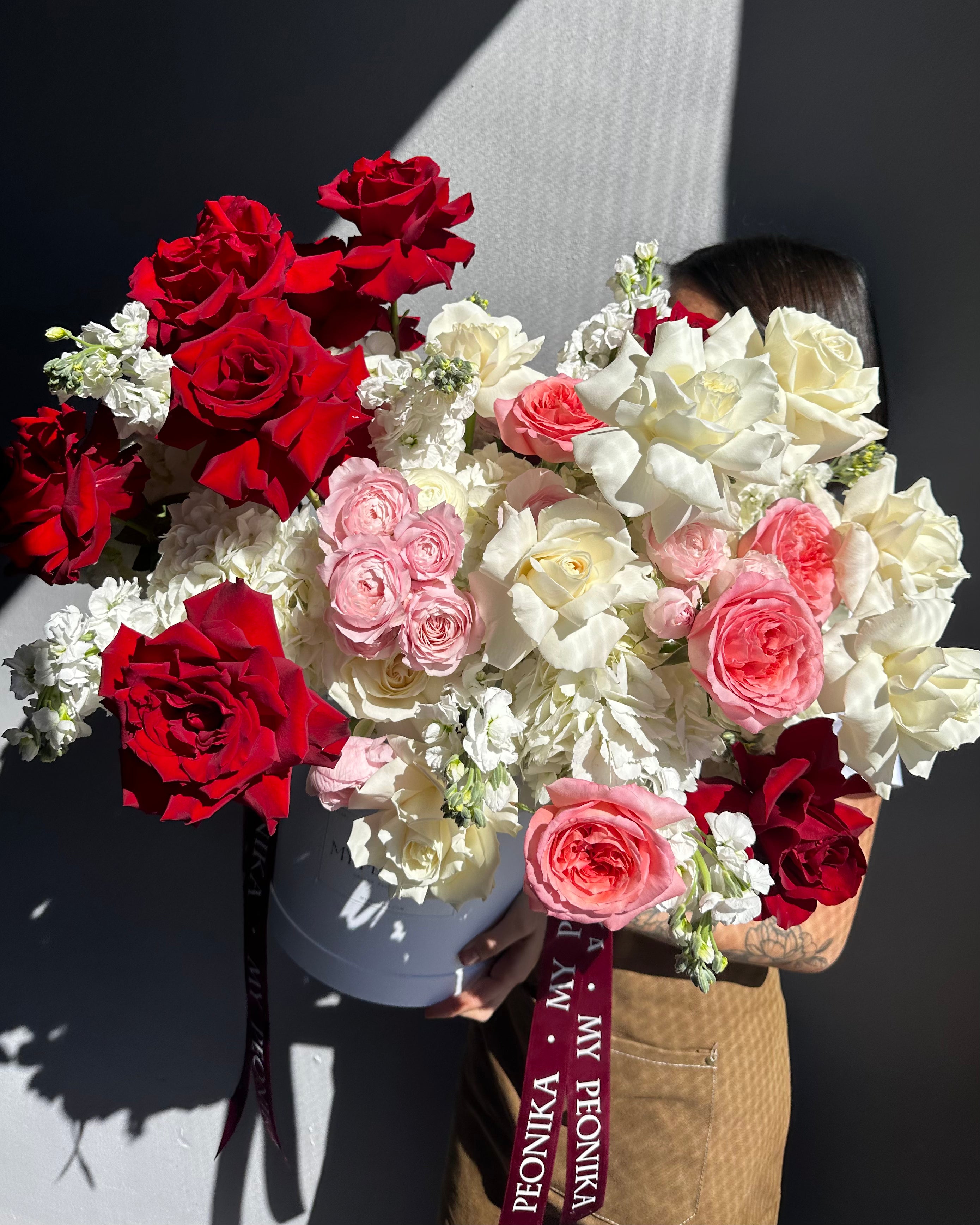 Flower box “Call me back” - roses, hydrangeas, stock