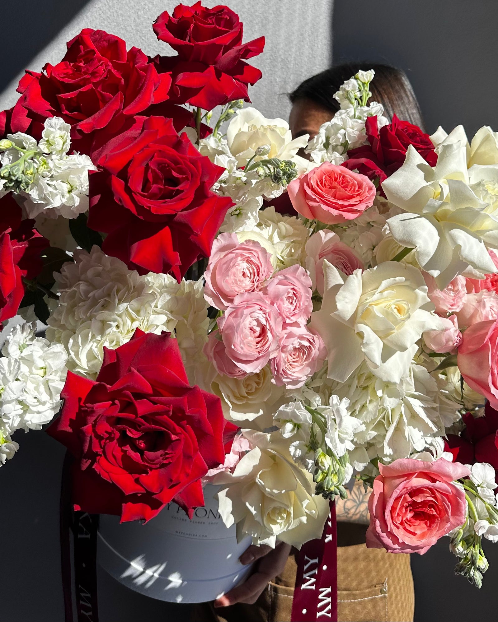 Flower box “Call me back” - roses, hydrangeas, stock