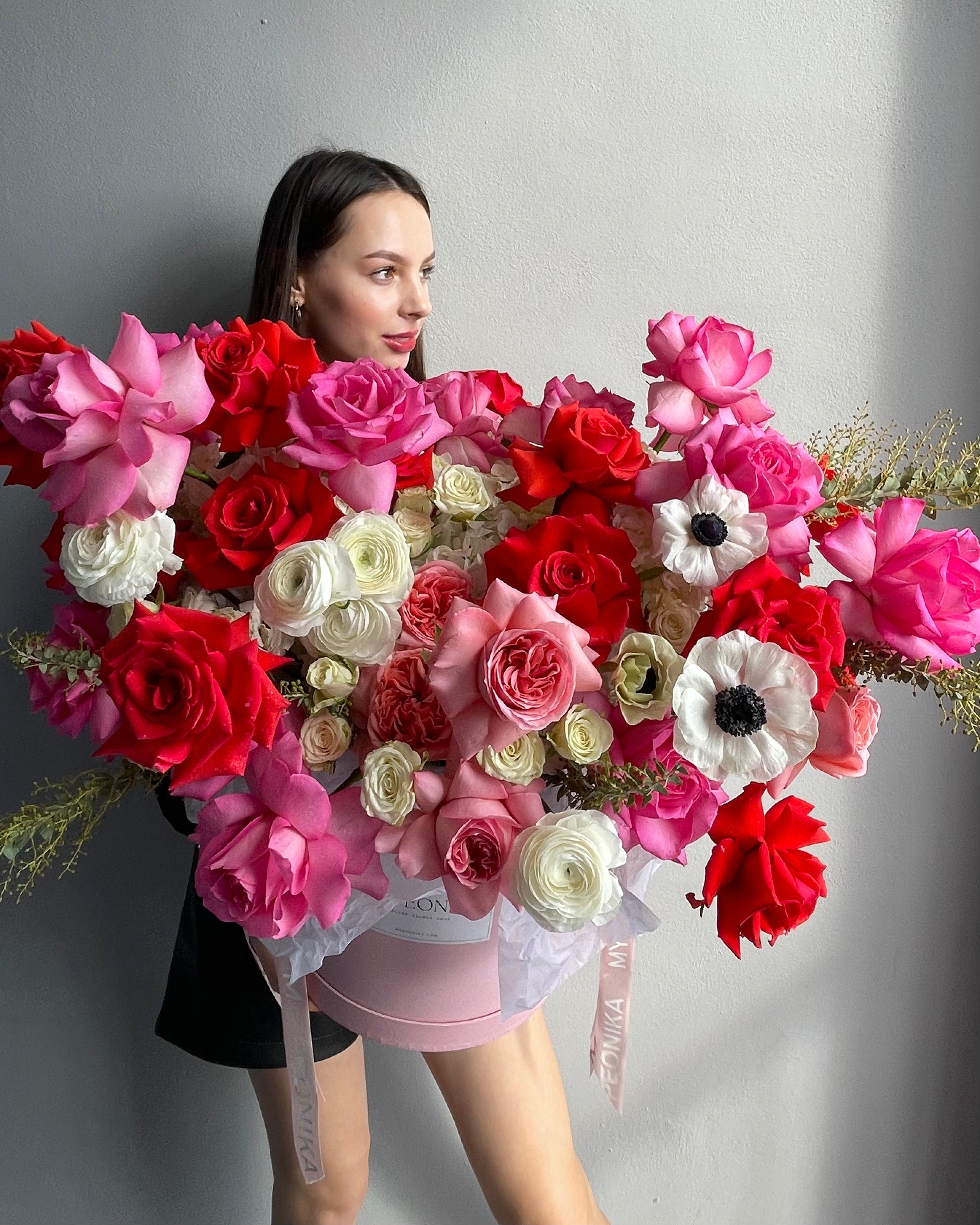 Flower box “Designed to surprise” - garden roses, ranunculuses, anemones