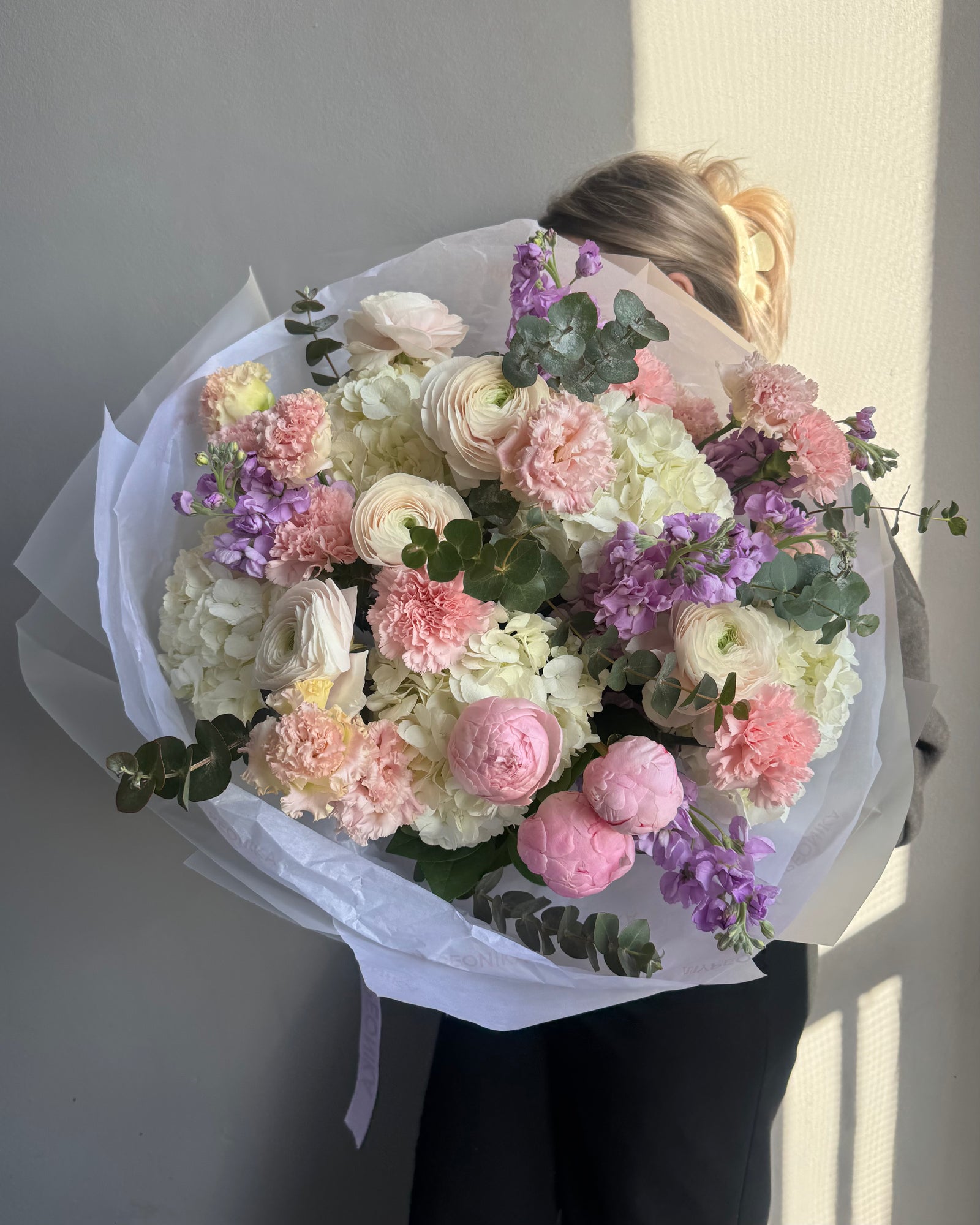 Bouquet "Plum &amp; Blush" - lisianthus, ranunculus, hydrangeas