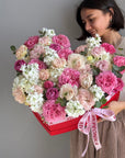 Heart-shaped flower box “Fever Bloom” - Roses, ranunculus, Lisianthus