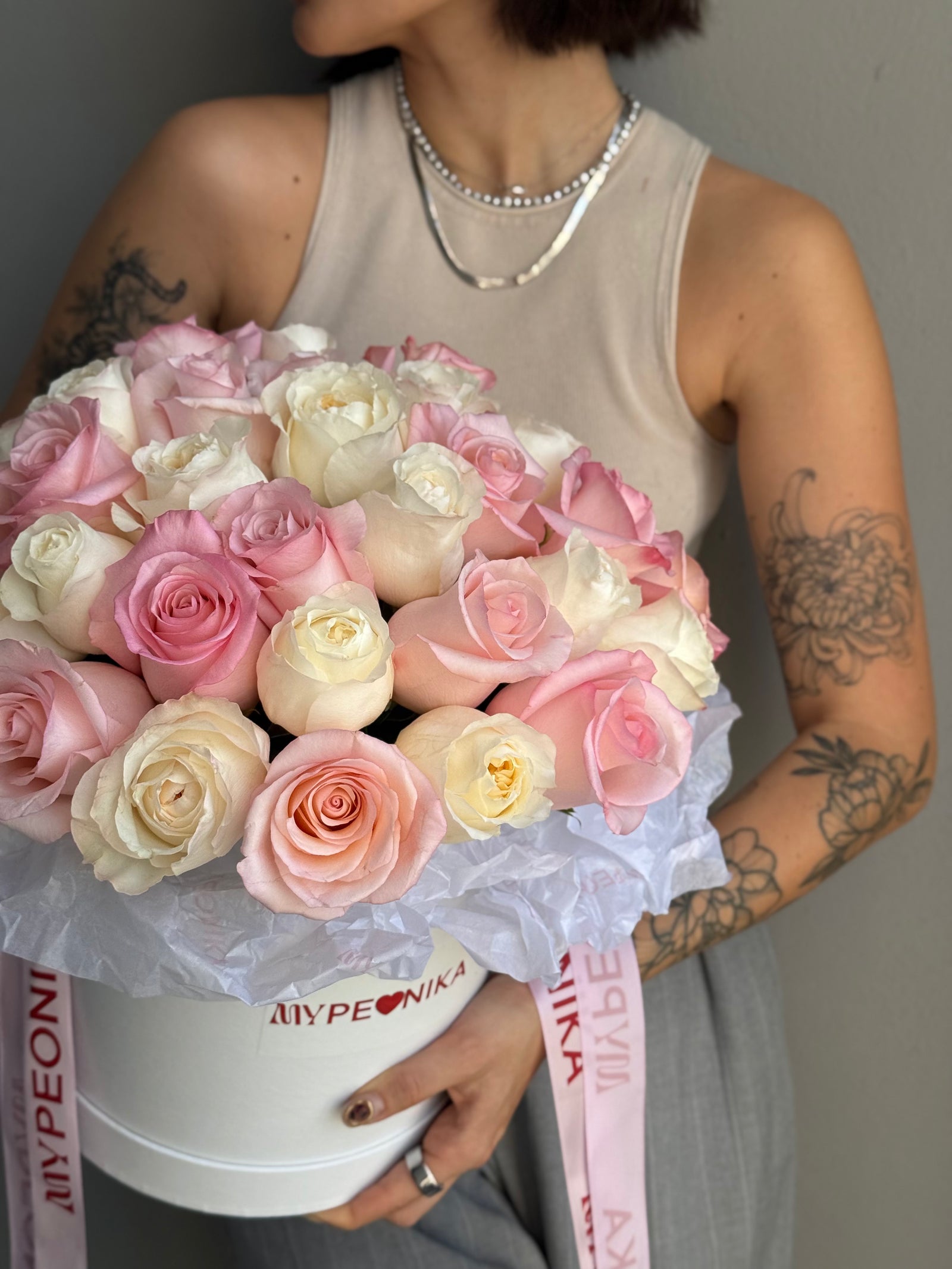Flower Box “Pinky White“ Roses