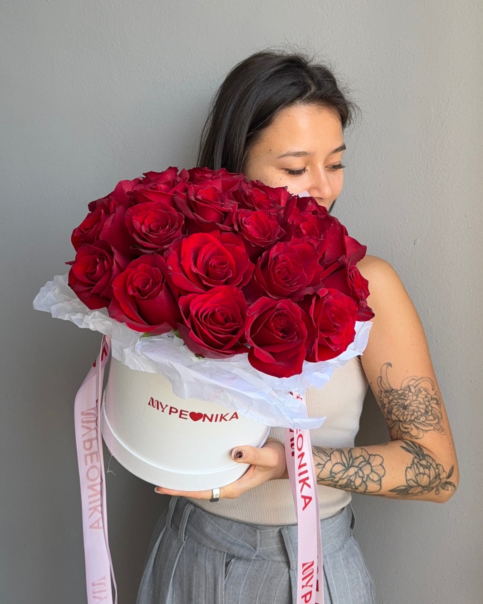 Flower Box "Freedom" - classic red roses