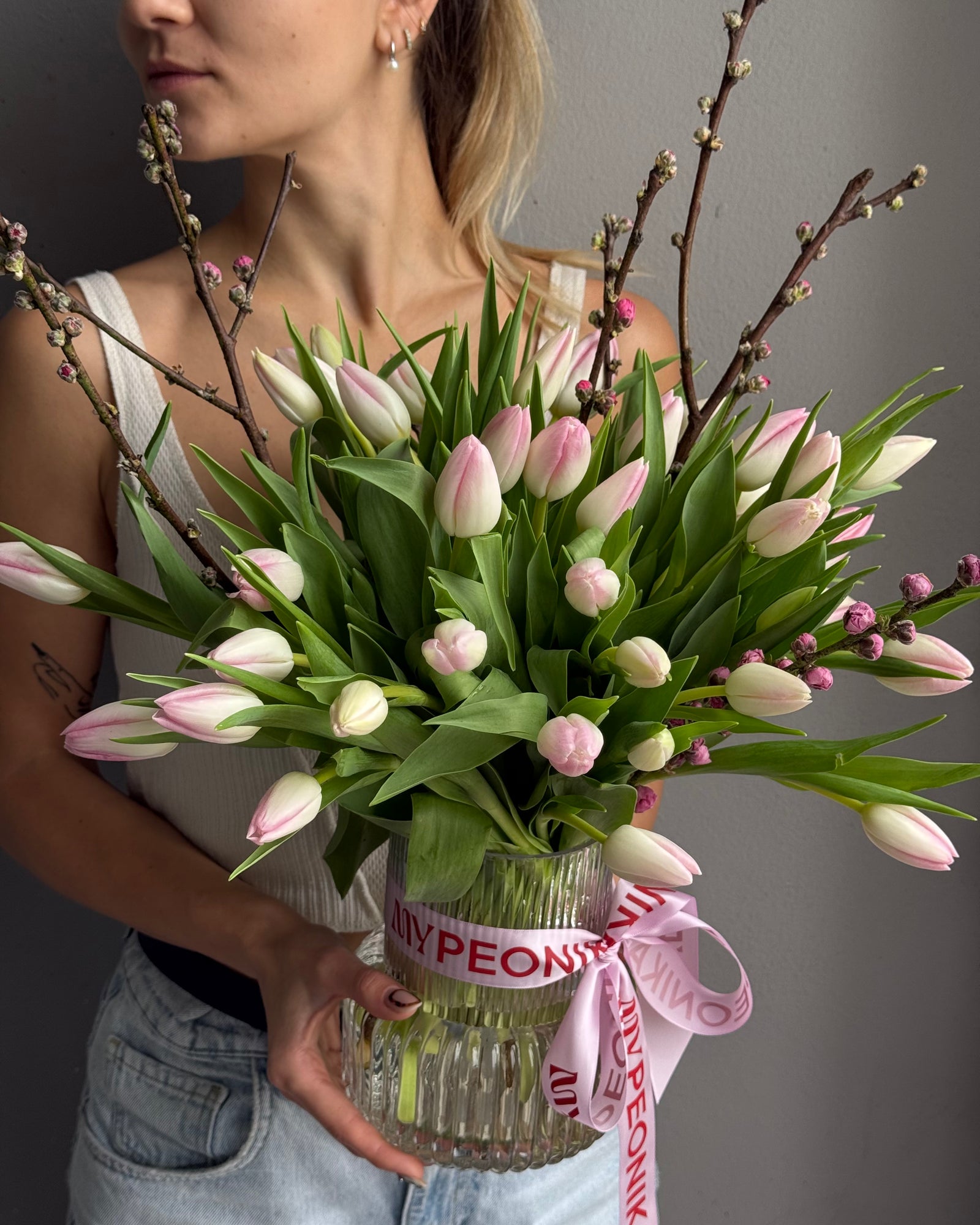Bouquet in a Vase "Tulip Seduction" - 45 tulips, apricot blossoms, vase