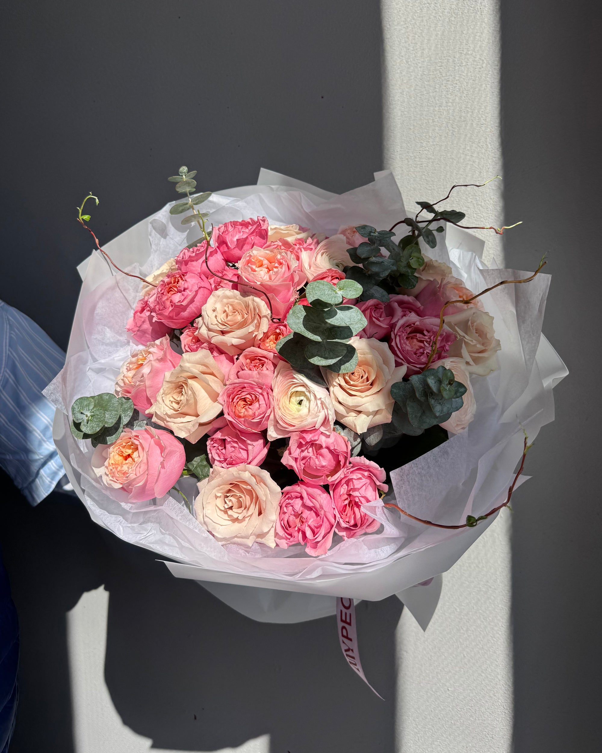 Bouquet &quot;Mood Booster&quot; - Garden roses, eucalyptus