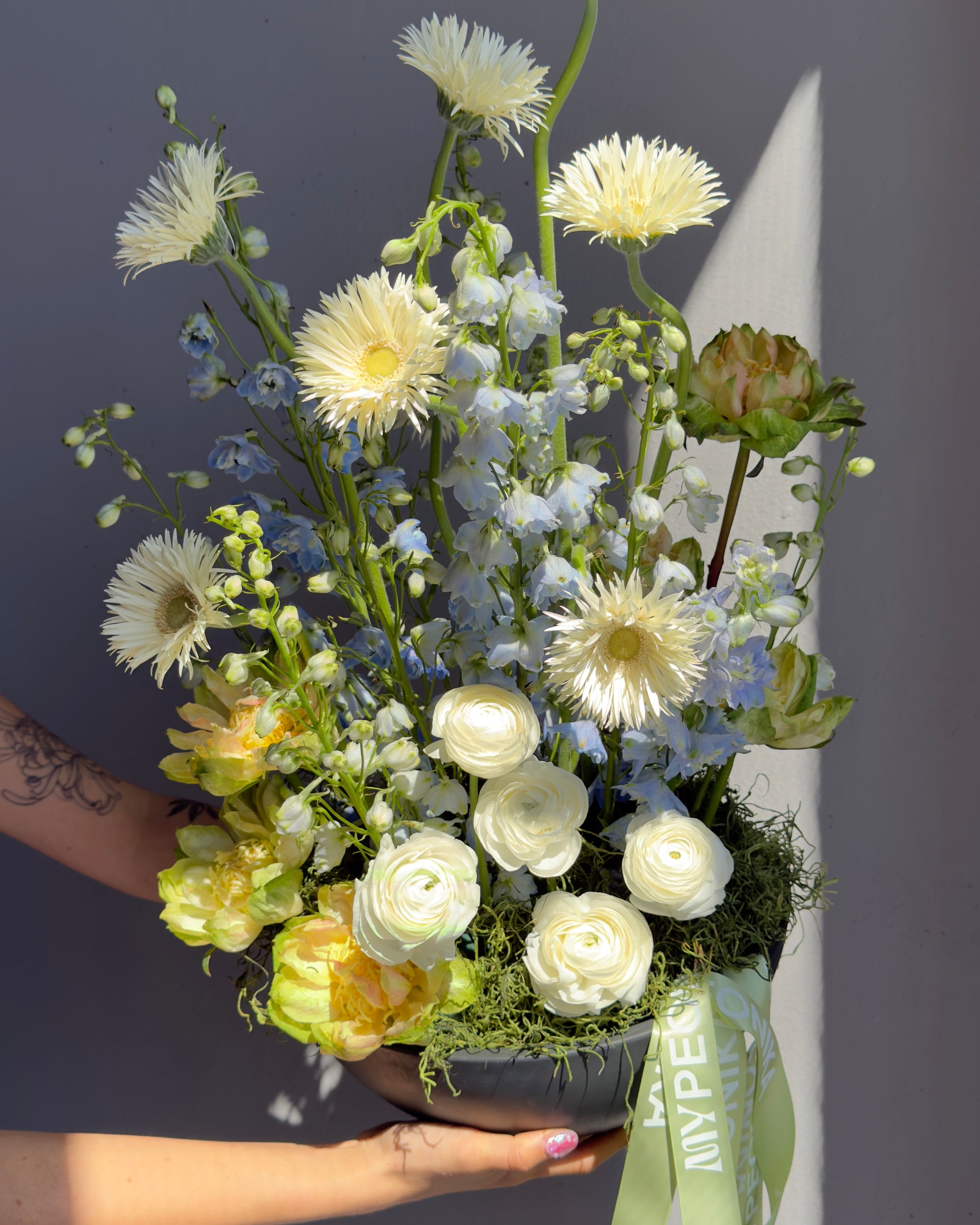 Interior arrangement &quot;Bloom Boom&quot; - Veggie roses, gerbera, ranunculus, delphinium